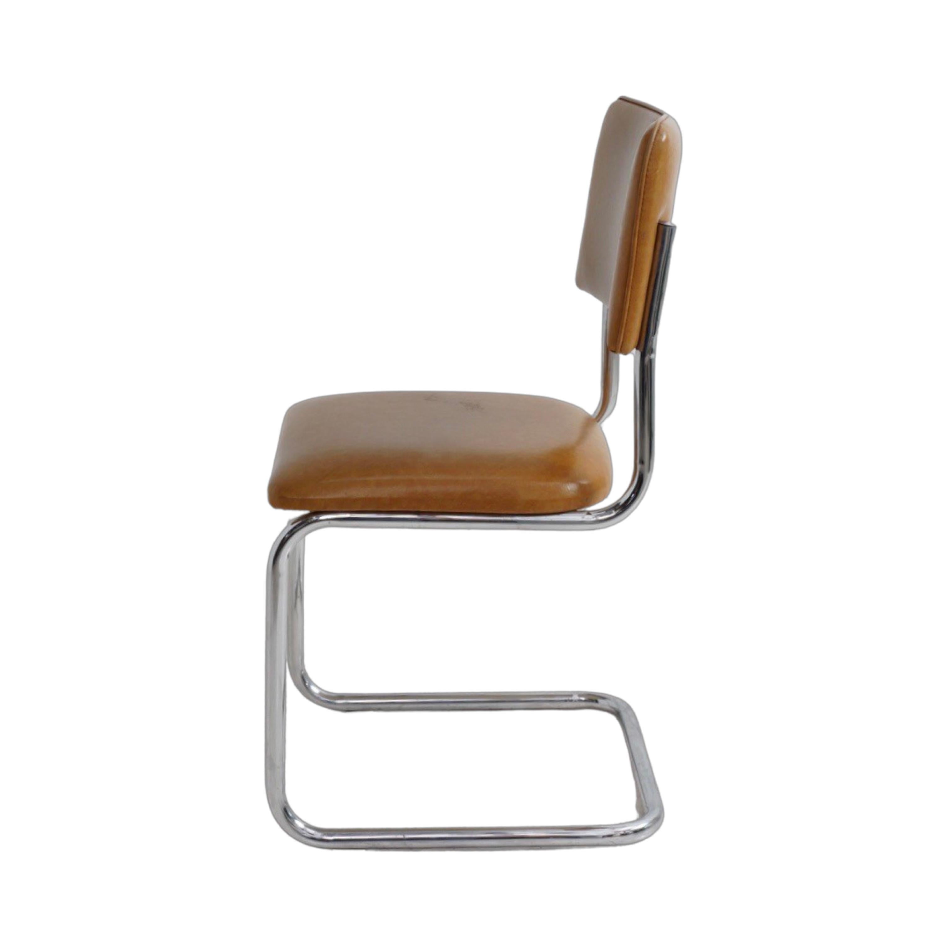Mid-Century Modern Pair of Chrome & Vinyl Cantilever Chairs, 1970s