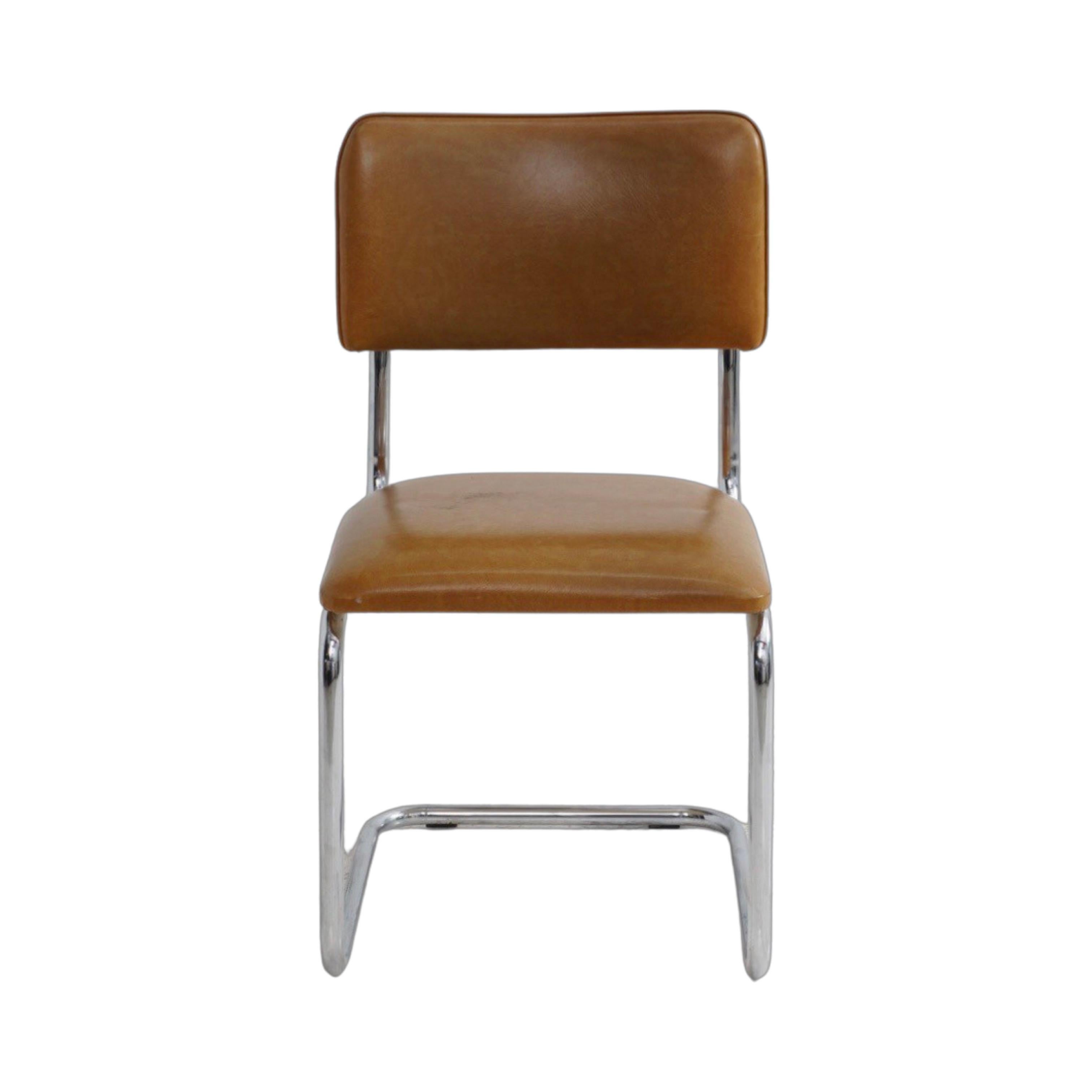 Pair of Chrome & Vinyl Cantilever Chairs, 1970s In Good Condition In Philadelphia, PA