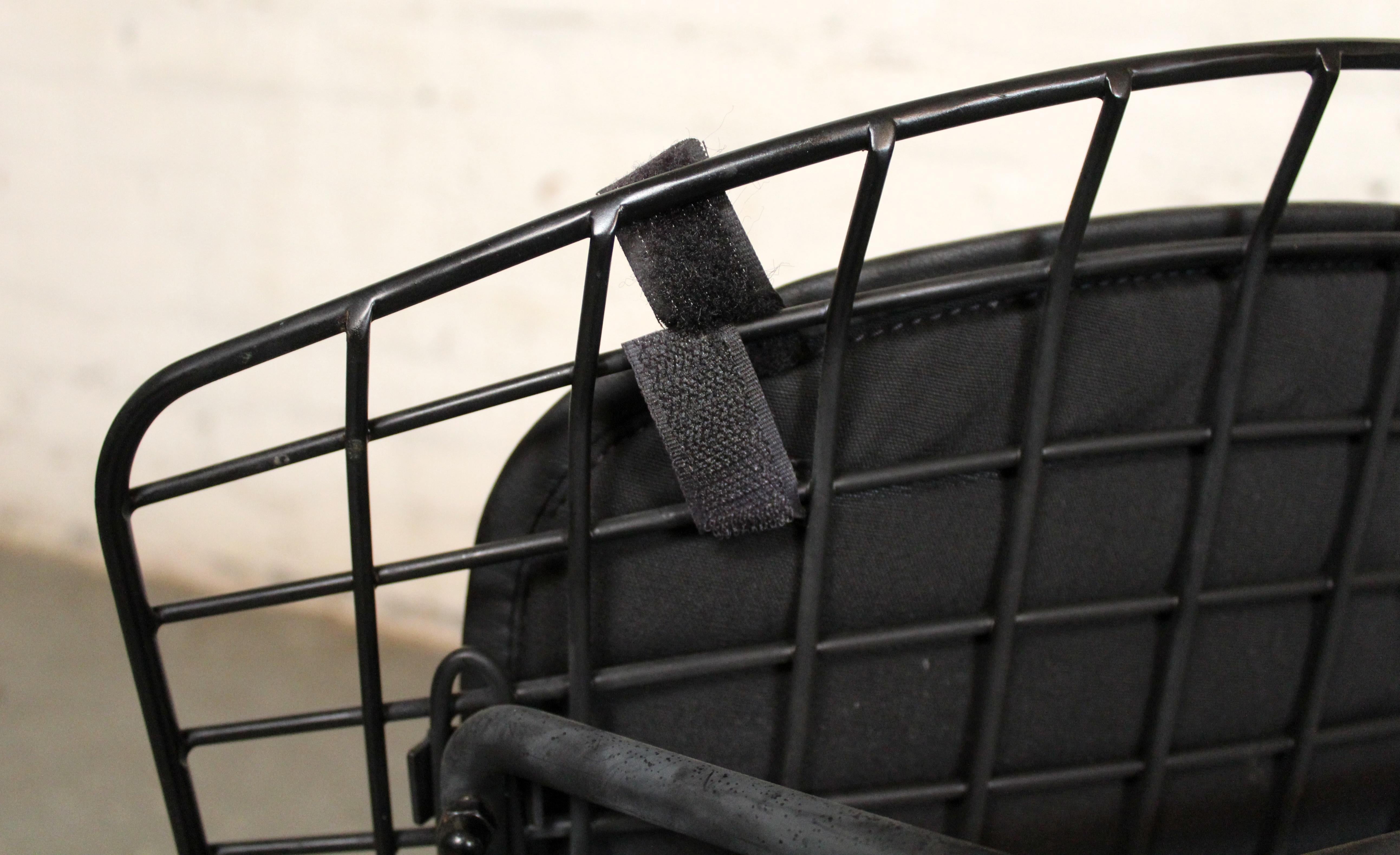 Pair of Chrome Wire Dining Chairs in the Style of Bertoia for Knoll en vente 3