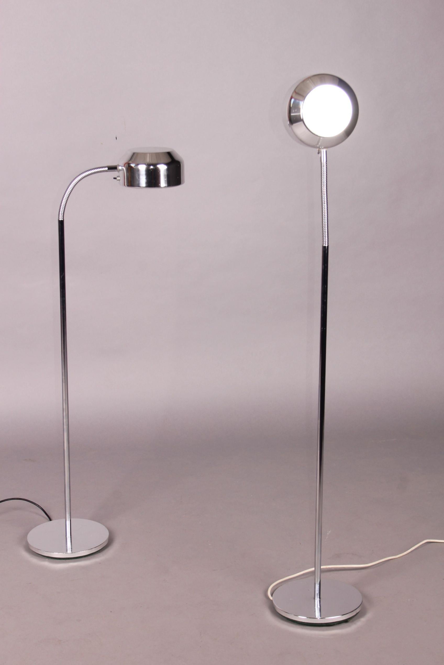 Pair of Chromed Floor Lamp In Fair Condition In grand Lancy, CH