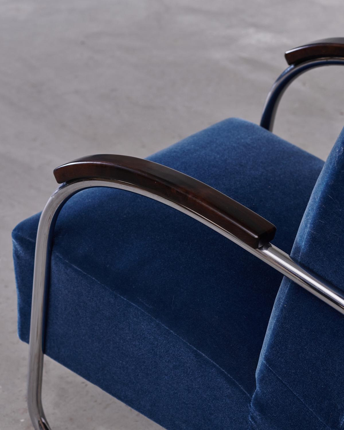 Paire de fauteuils cantilever Art déco en acier tubulaire chromé et mohair bleu neuf  en vente 3