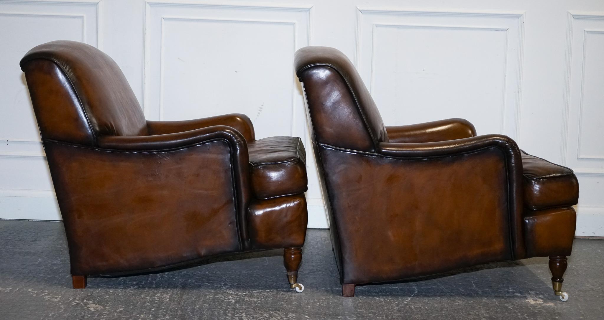 PAIR OF CIGAR HAND DYED LEATHER HOWARD & SONS STYLE ARMCHAiRS ON CASTOR FEET For Sale 4