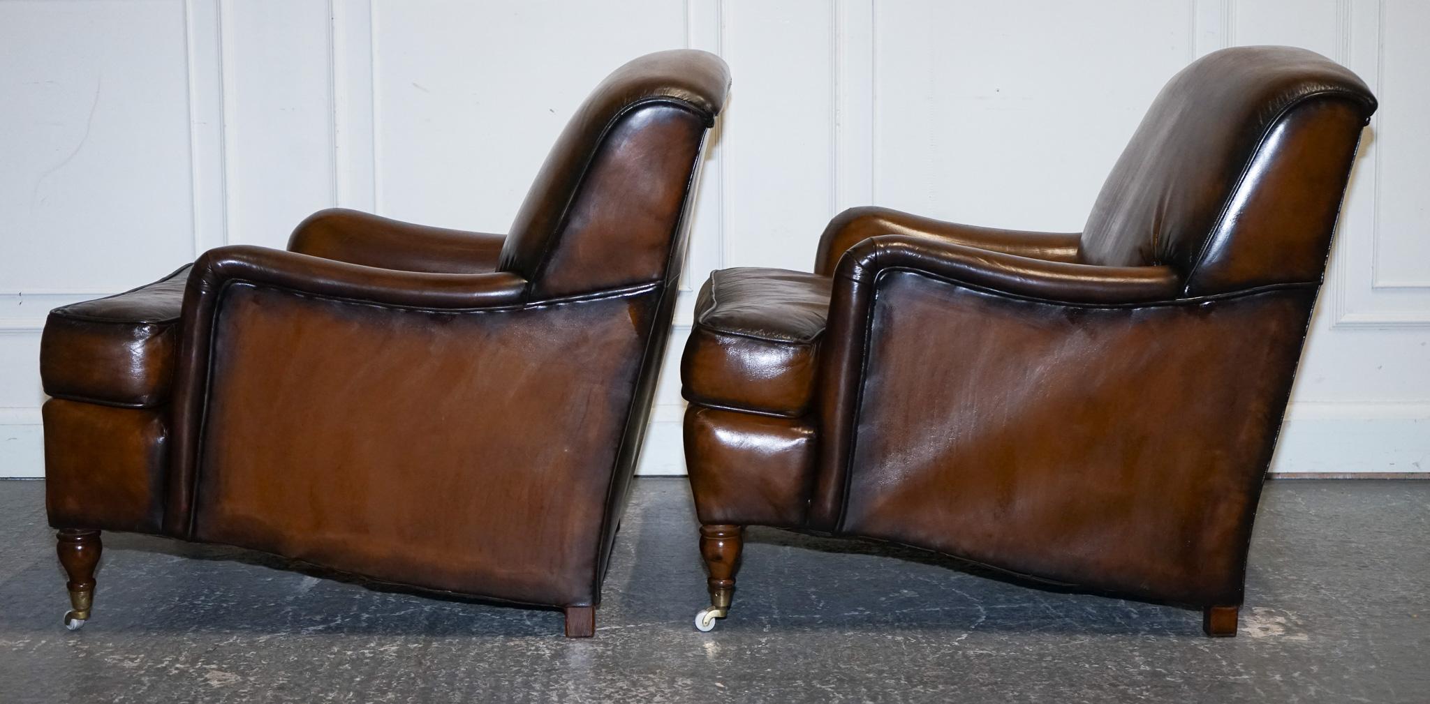 PAIR OF CIGAR HAND DYED LEATHER HOWARD & SONS STYLE ARMCHAiRS ON CASTOR FEET For Sale 5