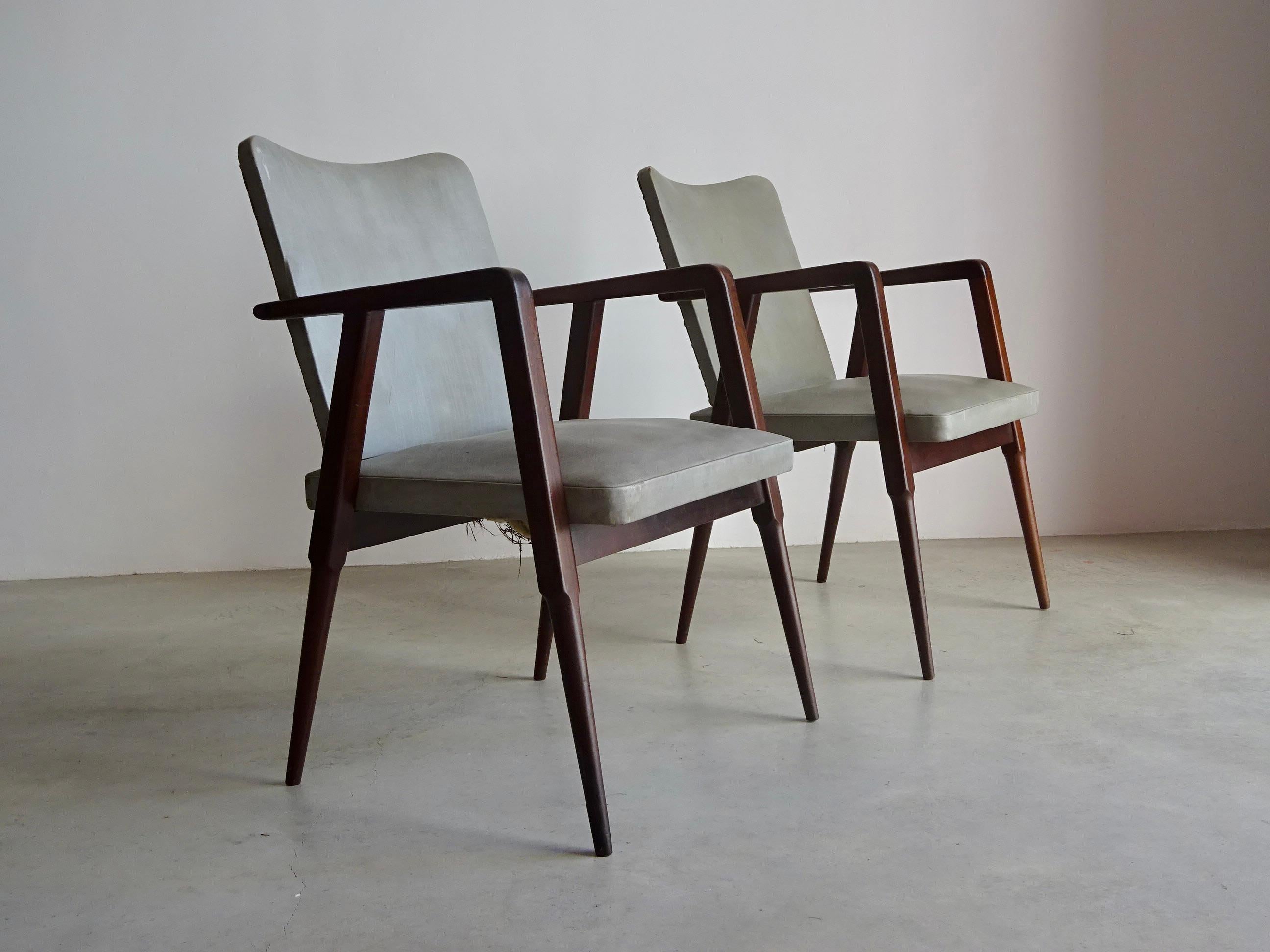 Paire de fauteuils Cimo en bois d'imbuia. Brésil, années 1950. Etat original.