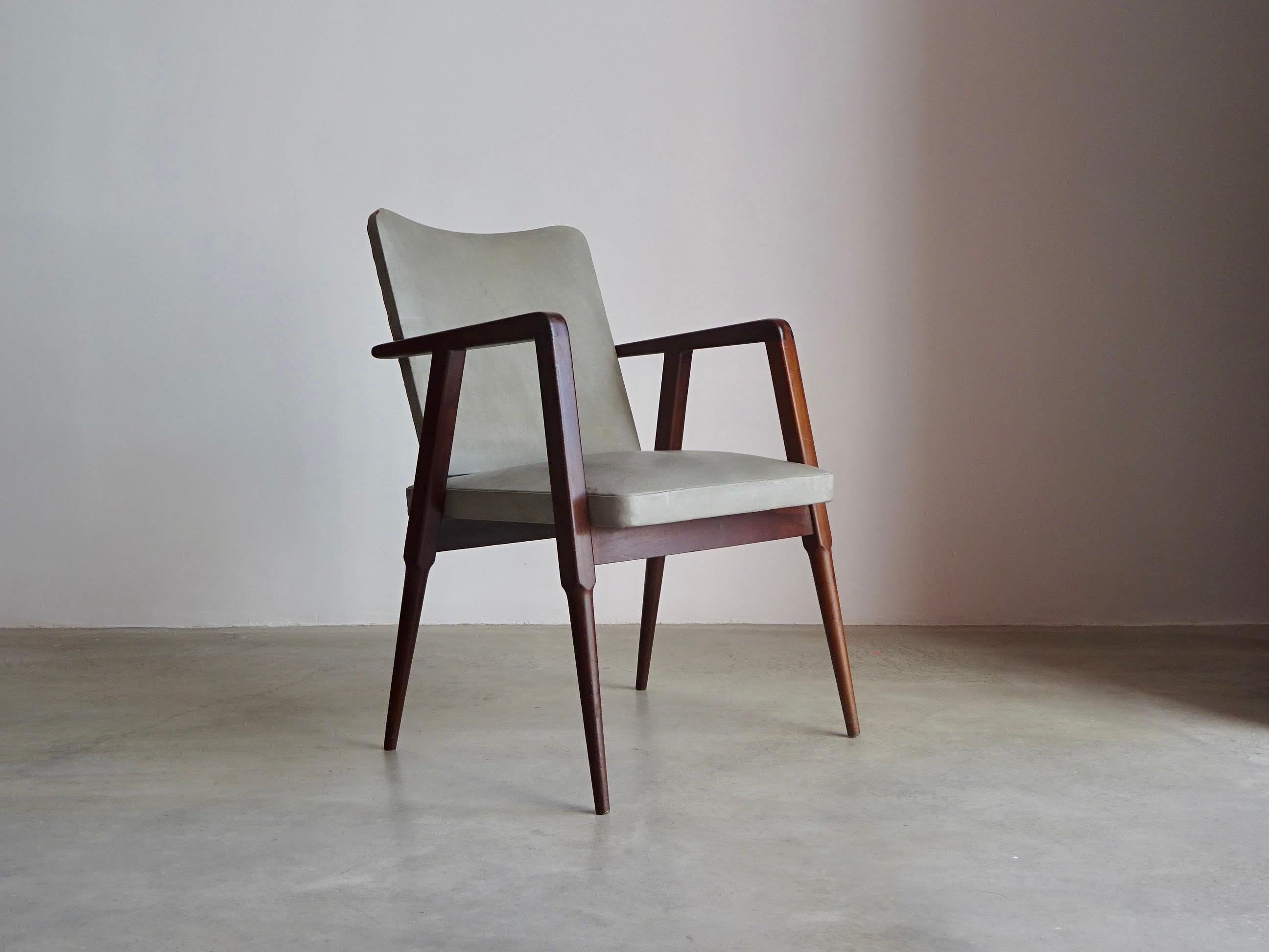 Brésilien Paire de fauteuils Cimo. Brésil, années 1950. en vente