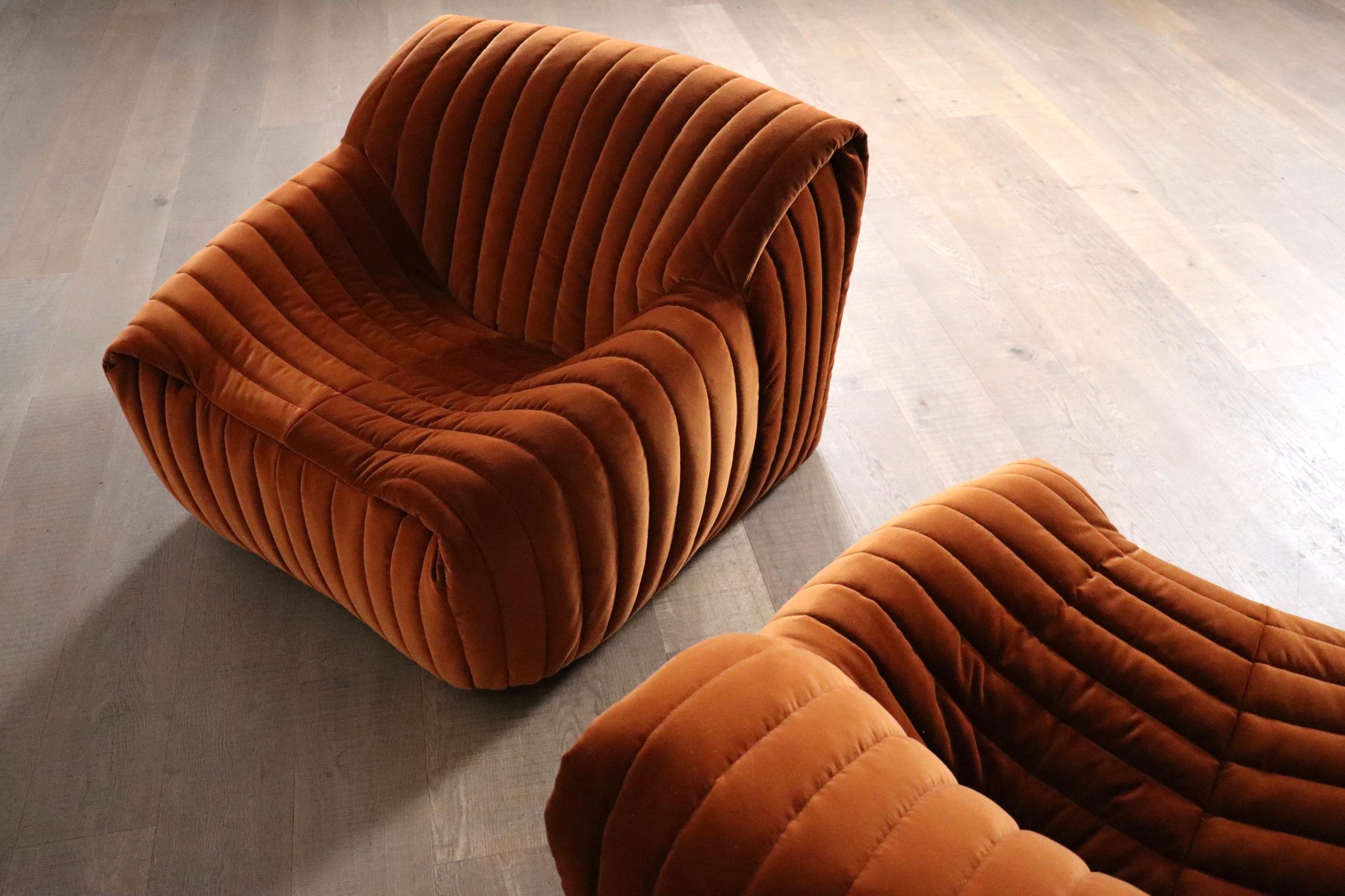 Pair Of Cinna Sandra Lounge Chairs In Velvet By Annie Hieronimus, 1970s For Sale 3