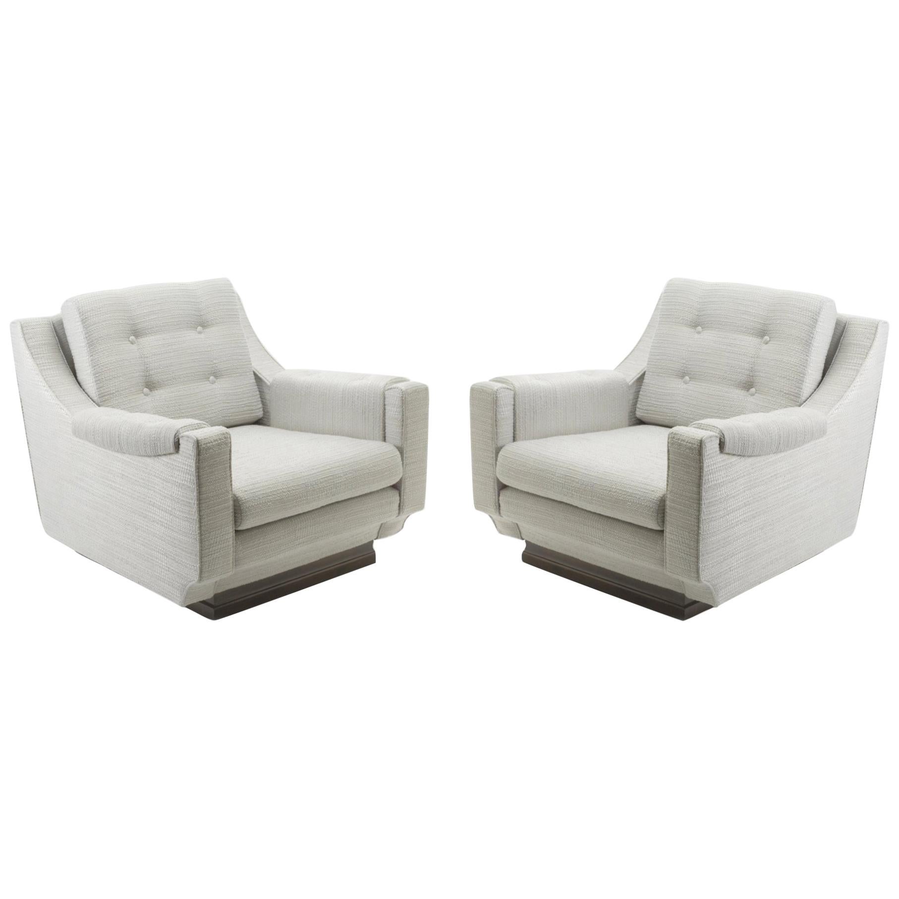 Pair of Cinova Midcentury Italian Chairs Reupholstered in Woven Fabric For Sale