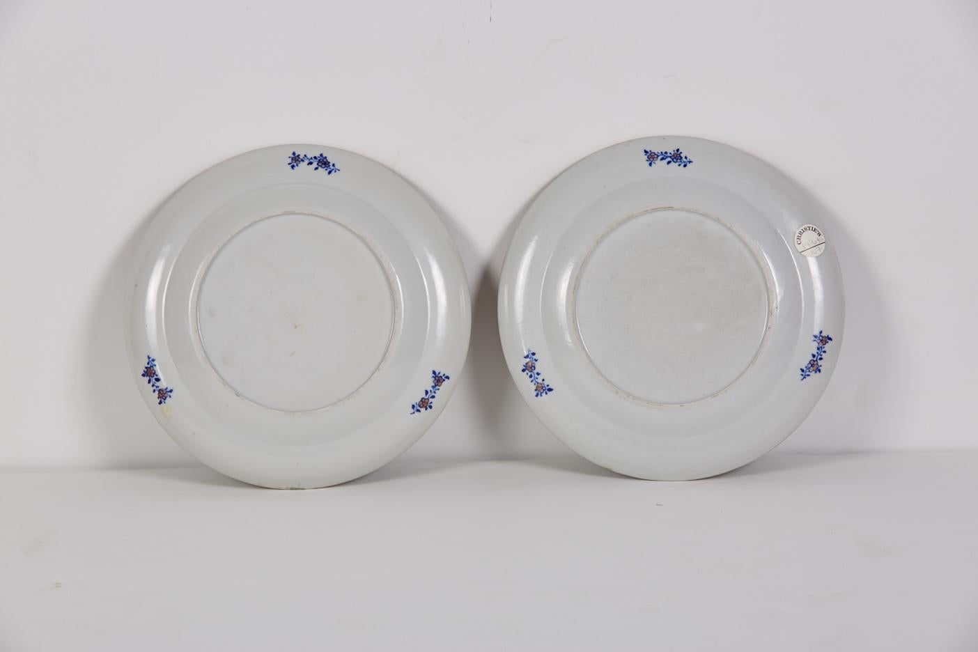 Hand-Crafted Pair of circa 1800 Chinese Export Tobacco Leaf Plates For Sale