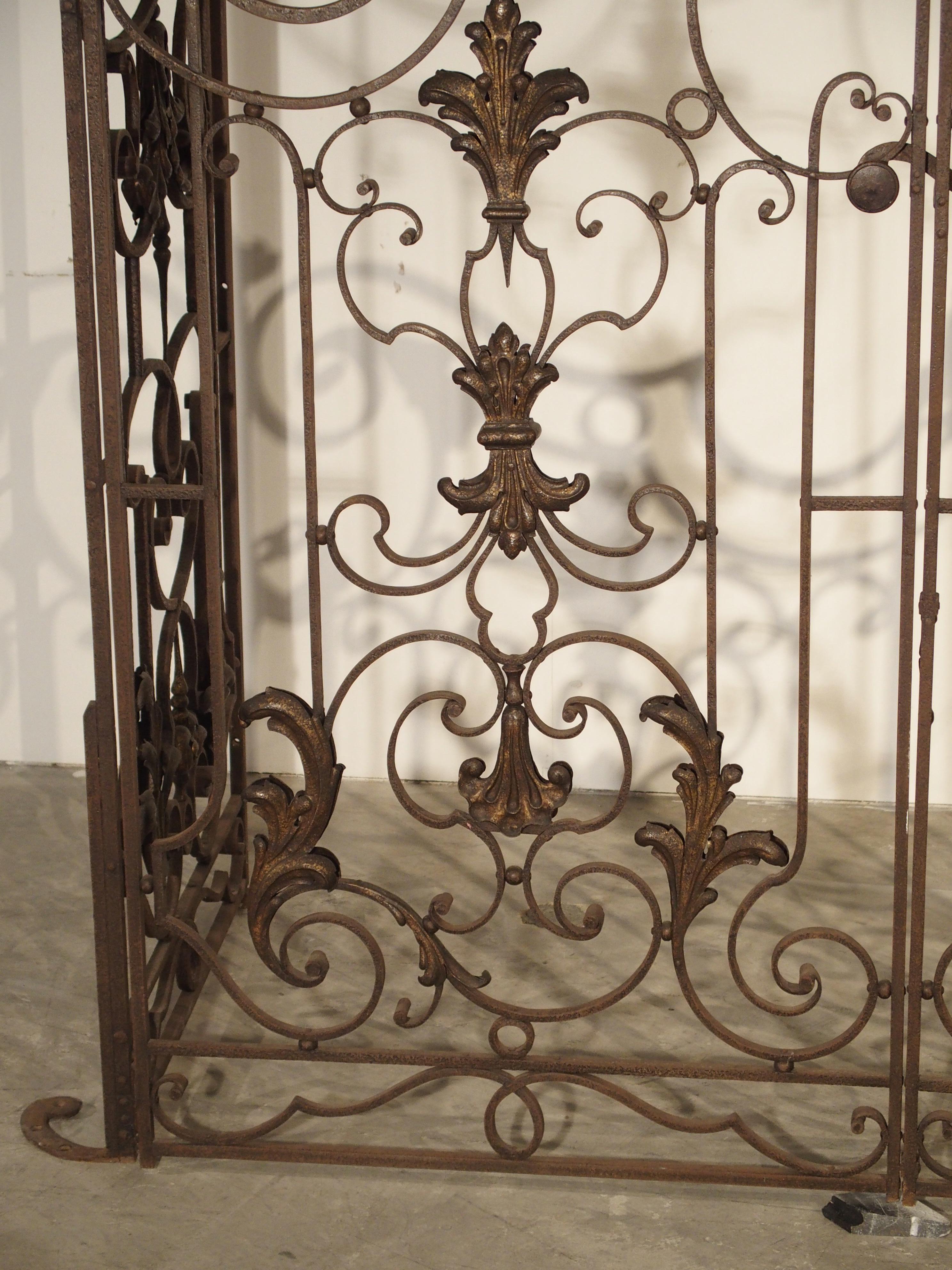 Early 19th Century Pair of circa 1800 French Wrought Iron Gates