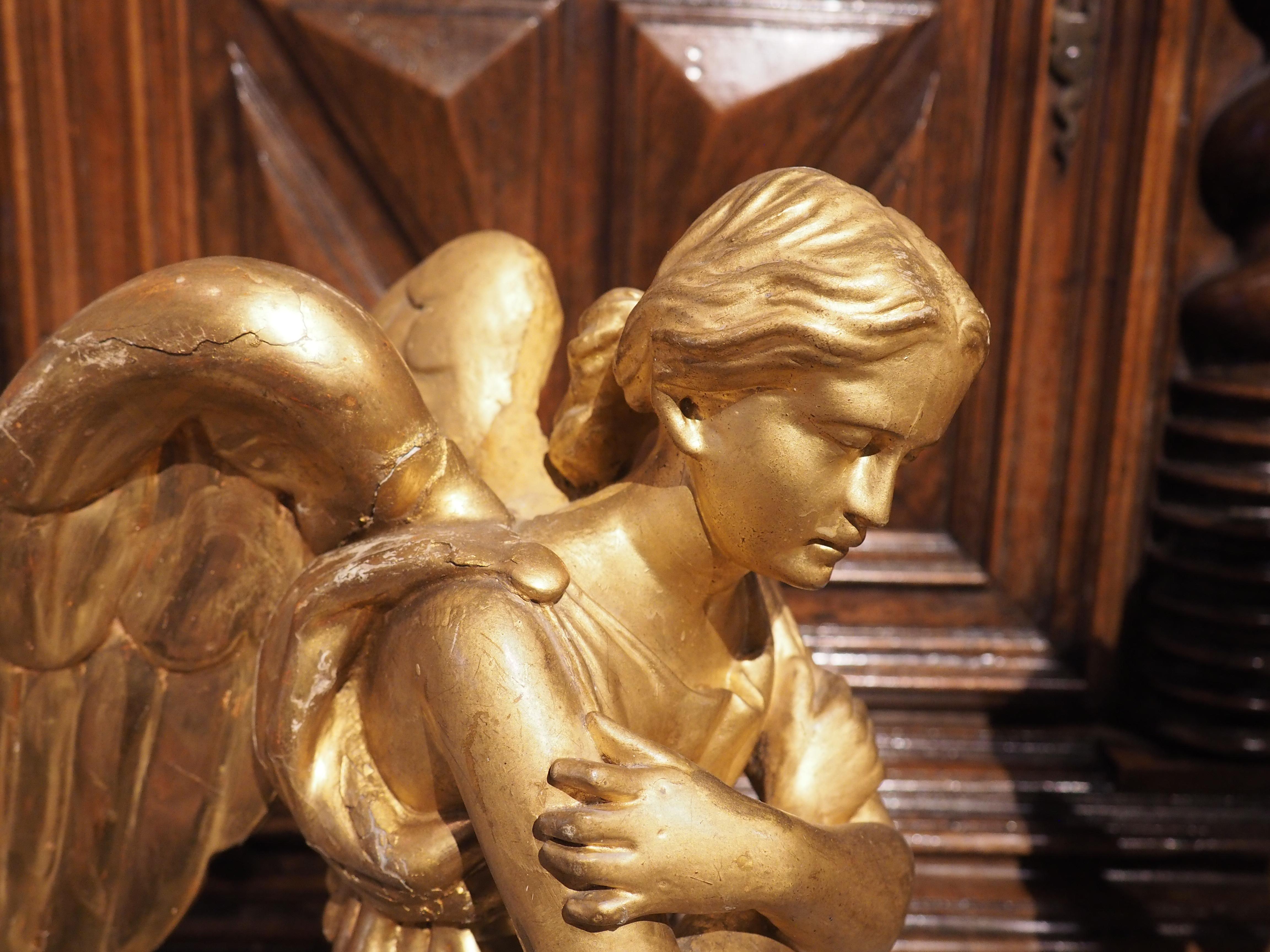 Pair of Circa 1800 Giltwood Angels from Italy For Sale 1