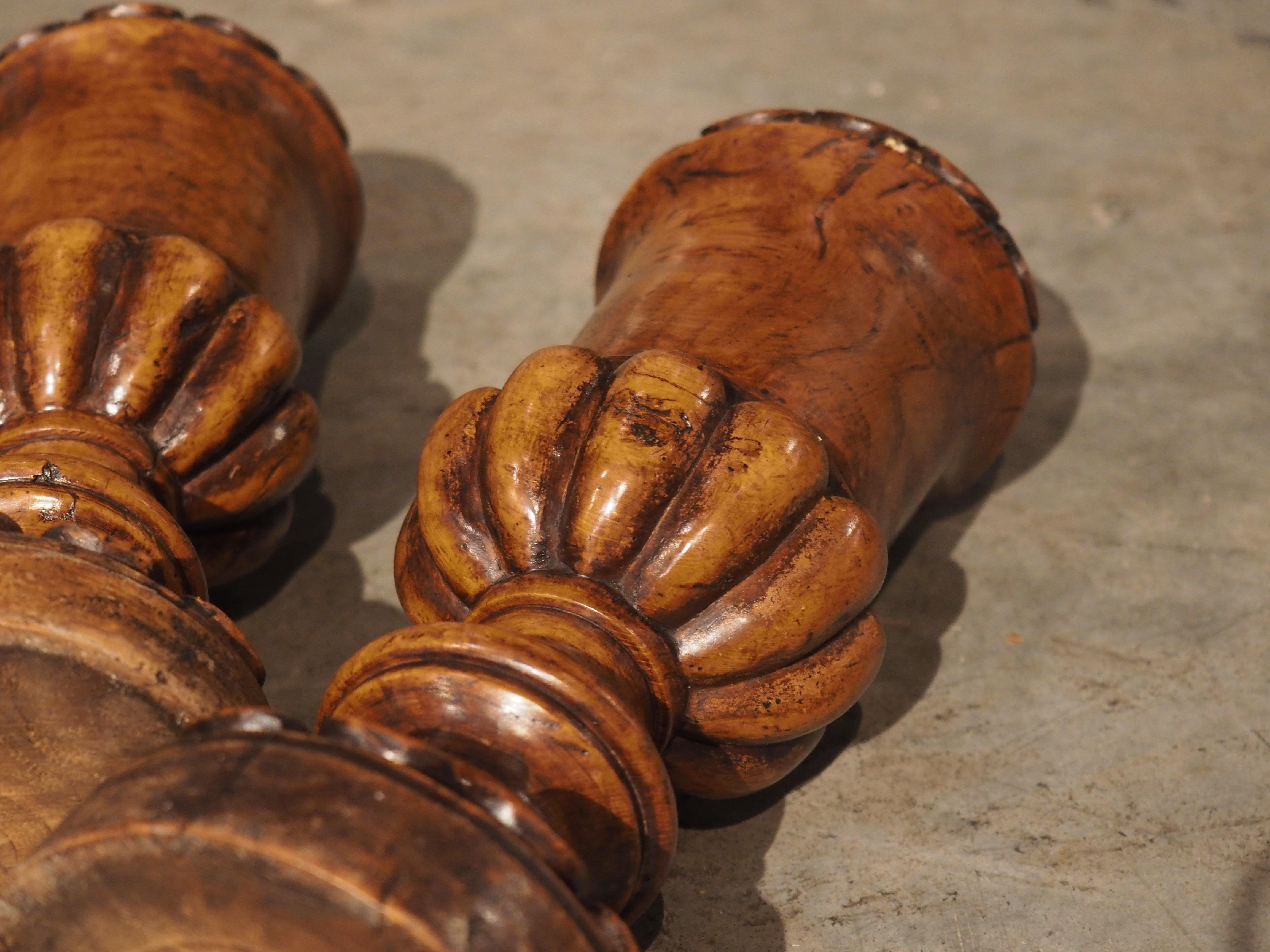 Hand-Carved Pair of circa 1820 Carved Walnut Spill Vases from England For Sale