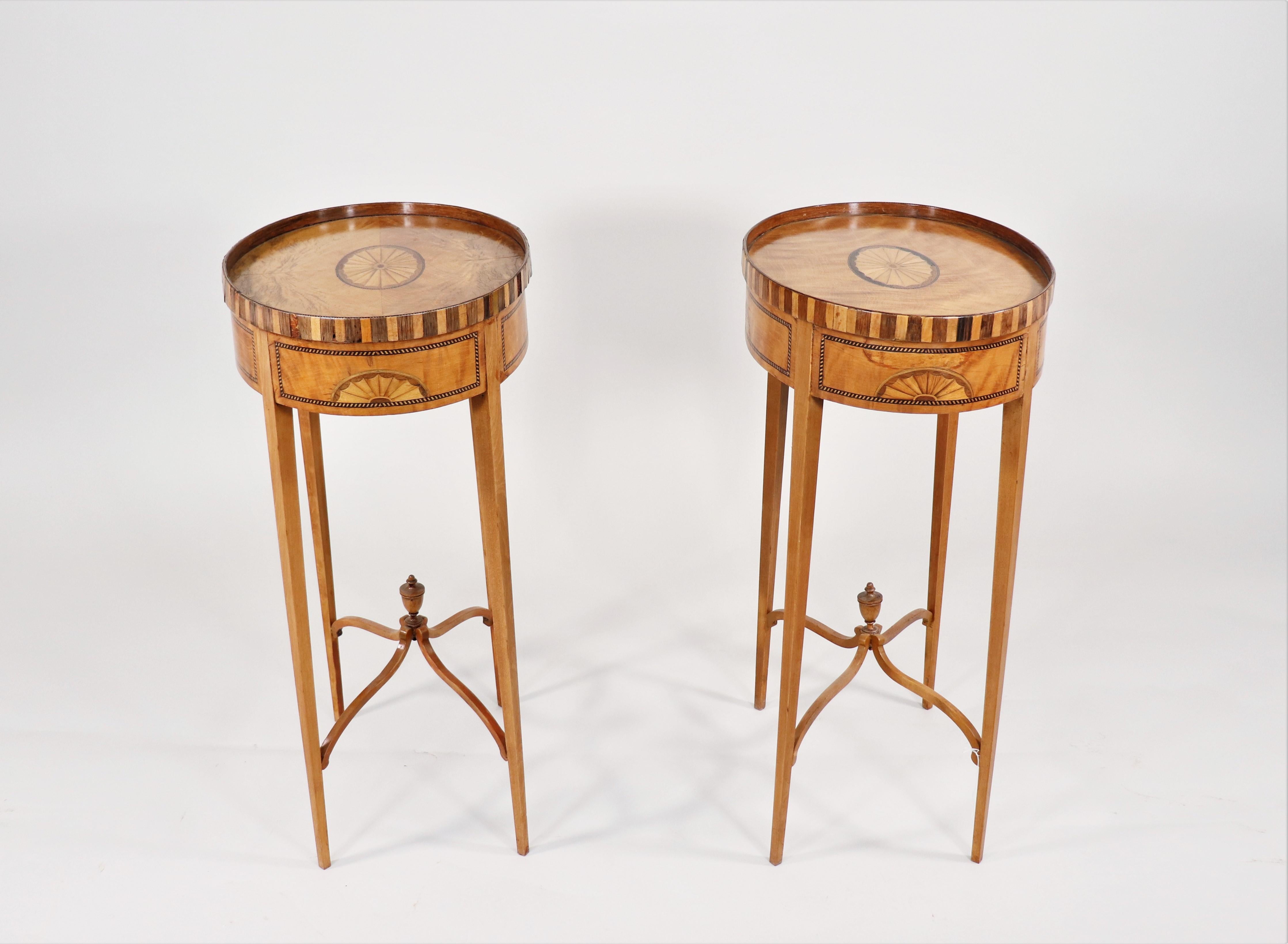 19th Century Pair of Circa 1820 George III Hepplewhite Style Oval Side Tables