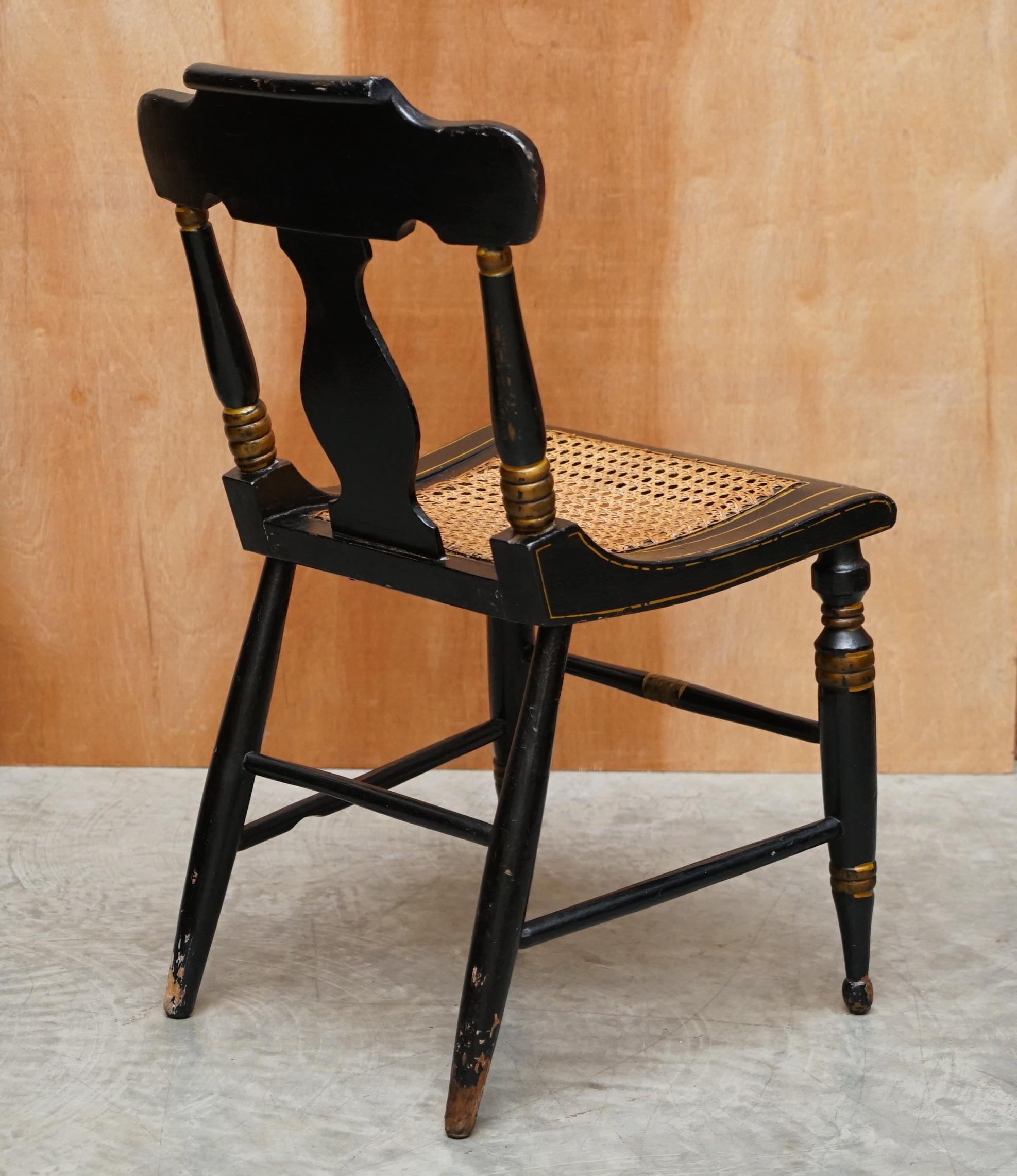 Pair of circa 1825 Georgian Baltimore Ebonised Painted Gilt Bergere Side Chairs For Sale 4