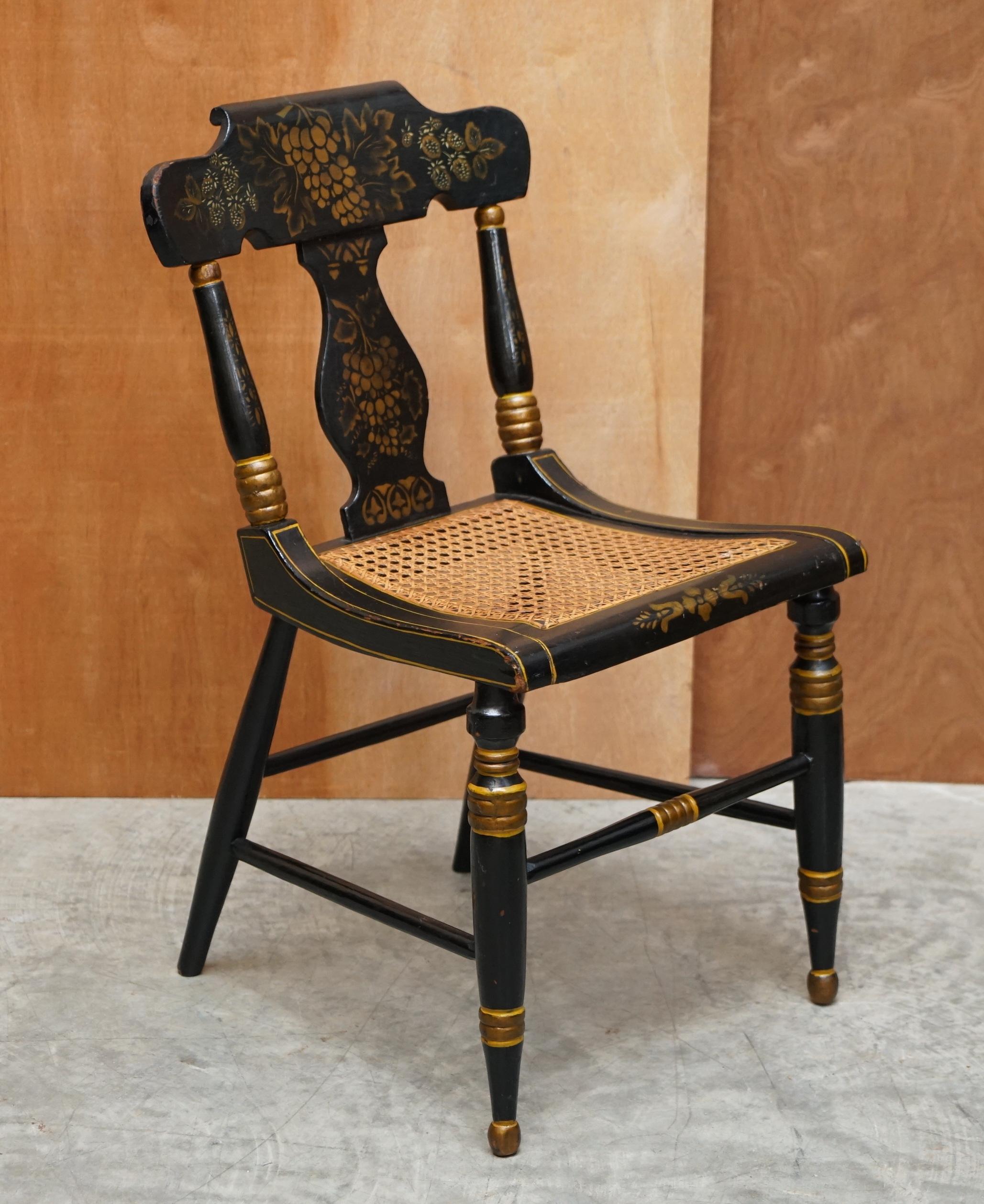 Pair of circa 1825 Georgian Baltimore Ebonised Painted Gilt Bergere Side Chairs For Sale 7