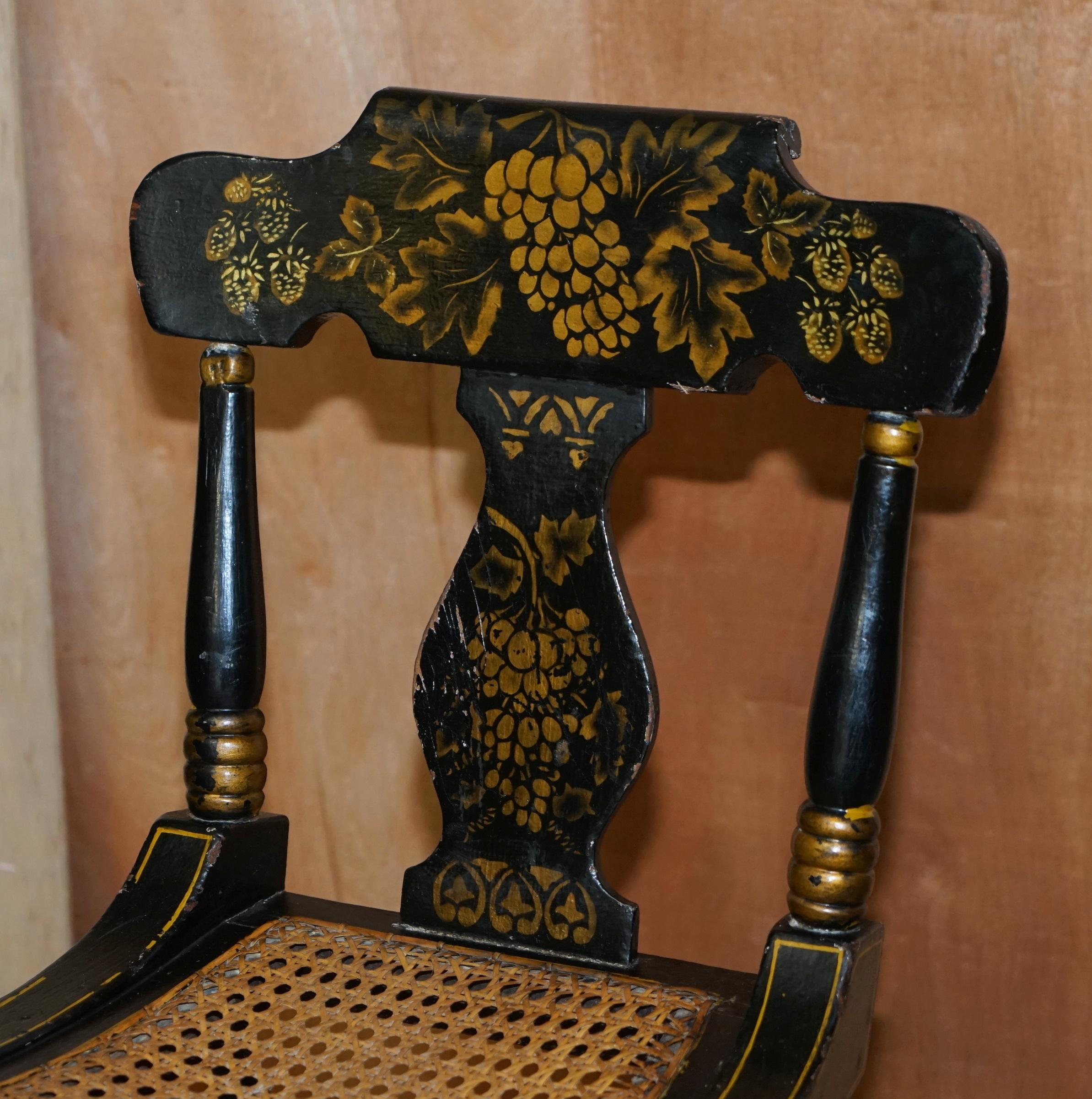 Early 19th Century Pair of circa 1825 Georgian Baltimore Ebonised Painted Gilt Bergere Side Chairs For Sale