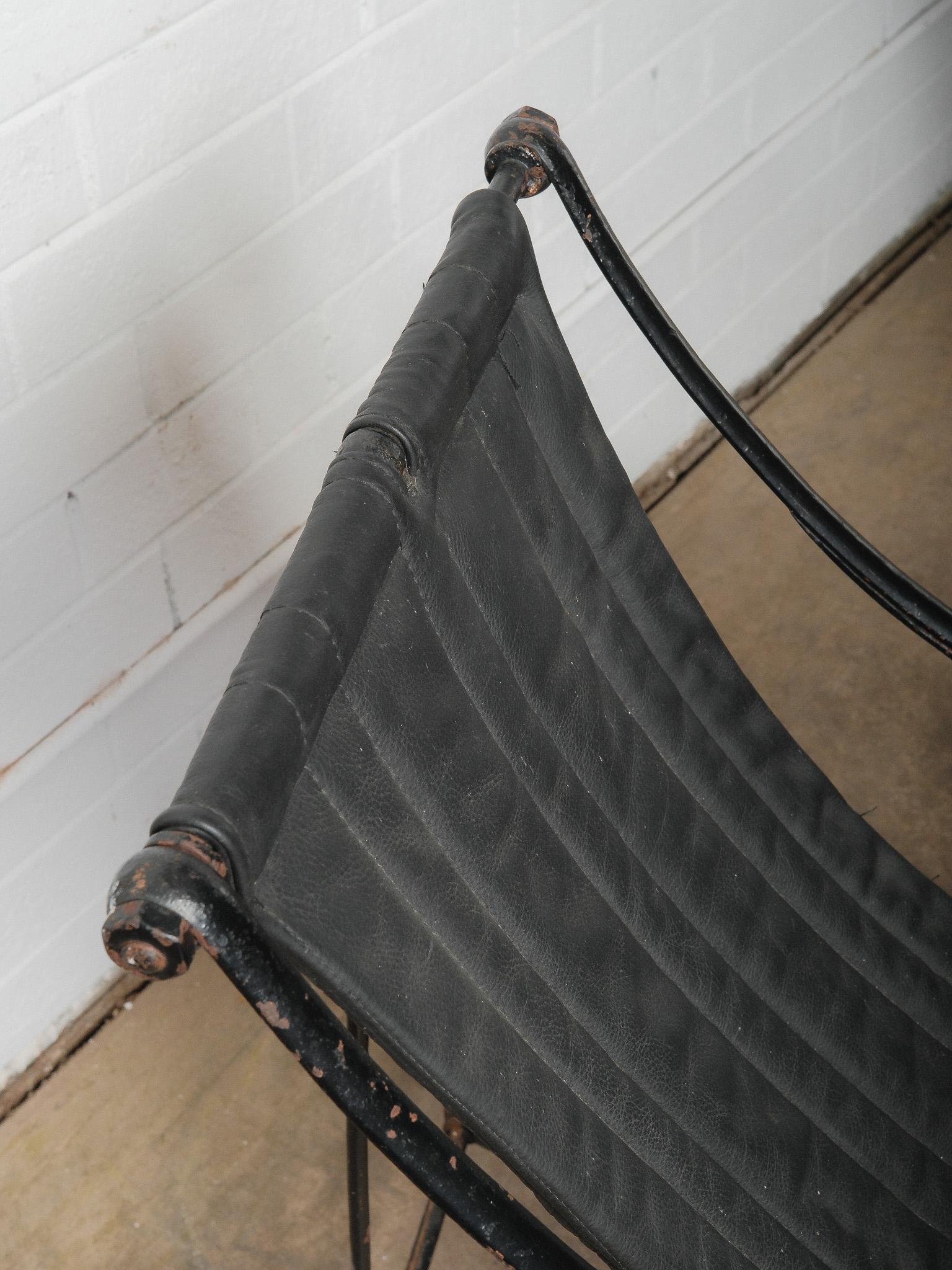 Pair of Circa 1850 Peter Cooper Black Leather Rocking Chairs for R.W. Winfield en vente 3