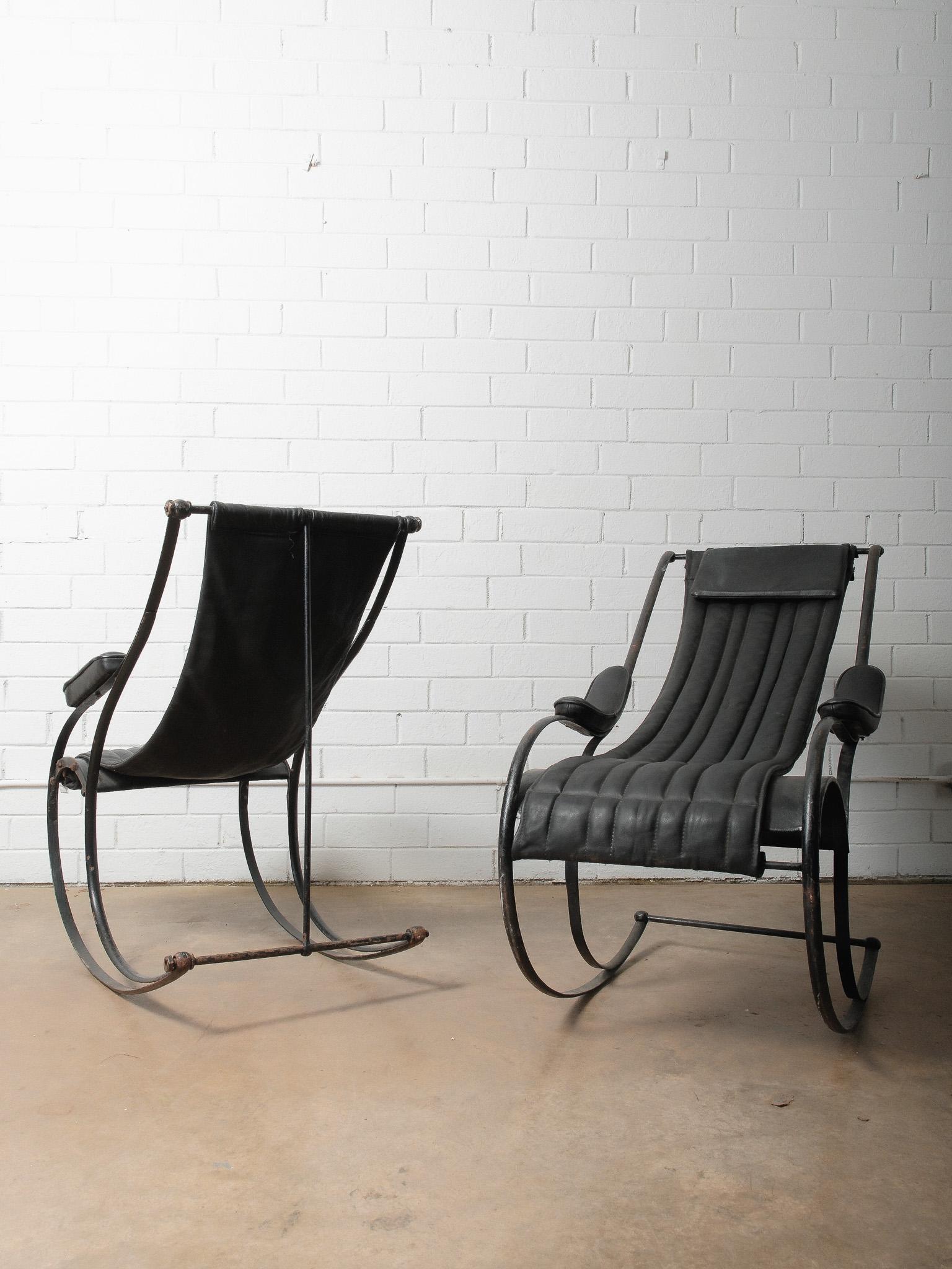 Anglais Pair of Circa 1850 Peter Cooper Black Leather Rocking Chairs for R.W. Winfield en vente