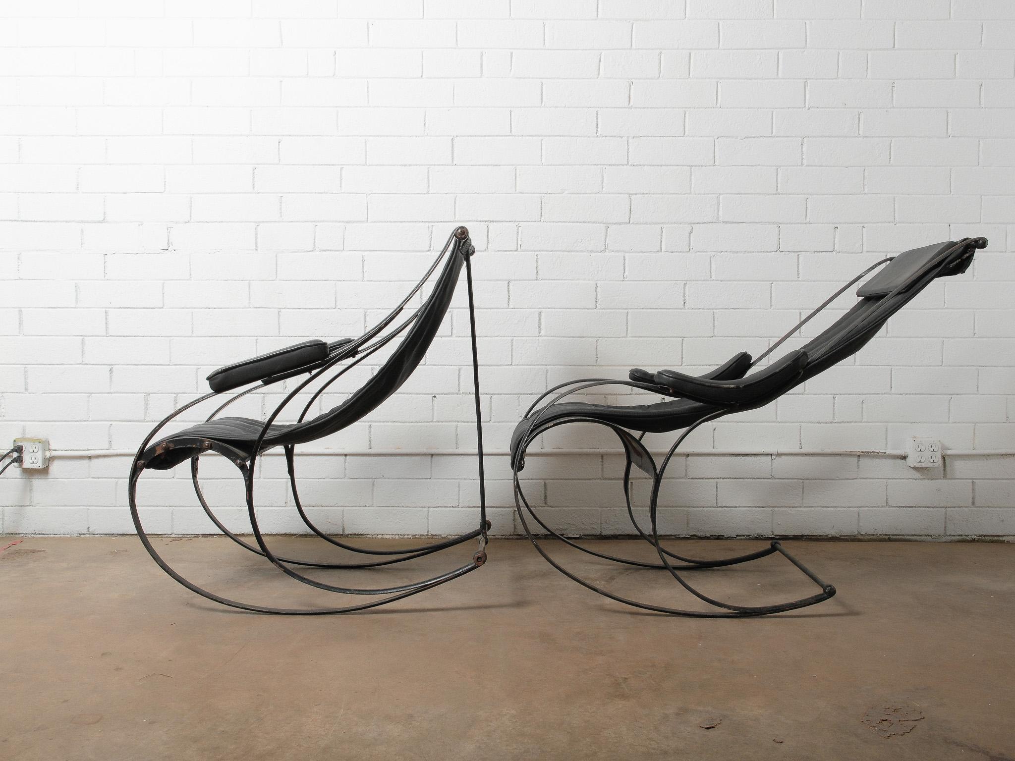 Pair of Circa 1850 Peter Cooper Black Leather Rocking Chairs for R.W. Winfield Bon état - En vente à High Point, NC