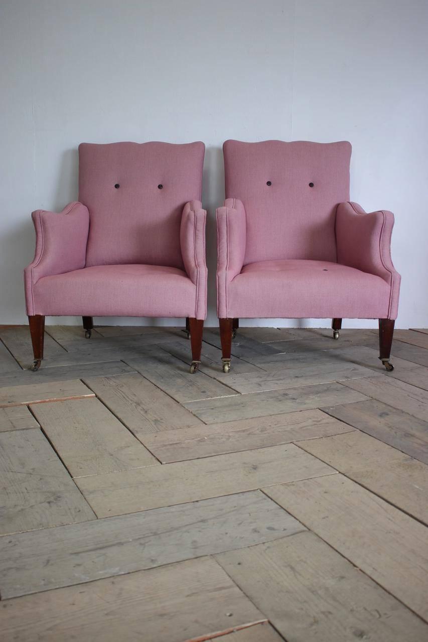 A good pair of circa 1900 English armchairs, with a lovely shape, having been reupholstered by us in pink linen with contrast buttons, England, circa 1900.
Measures: 36cm height (floor to seat).