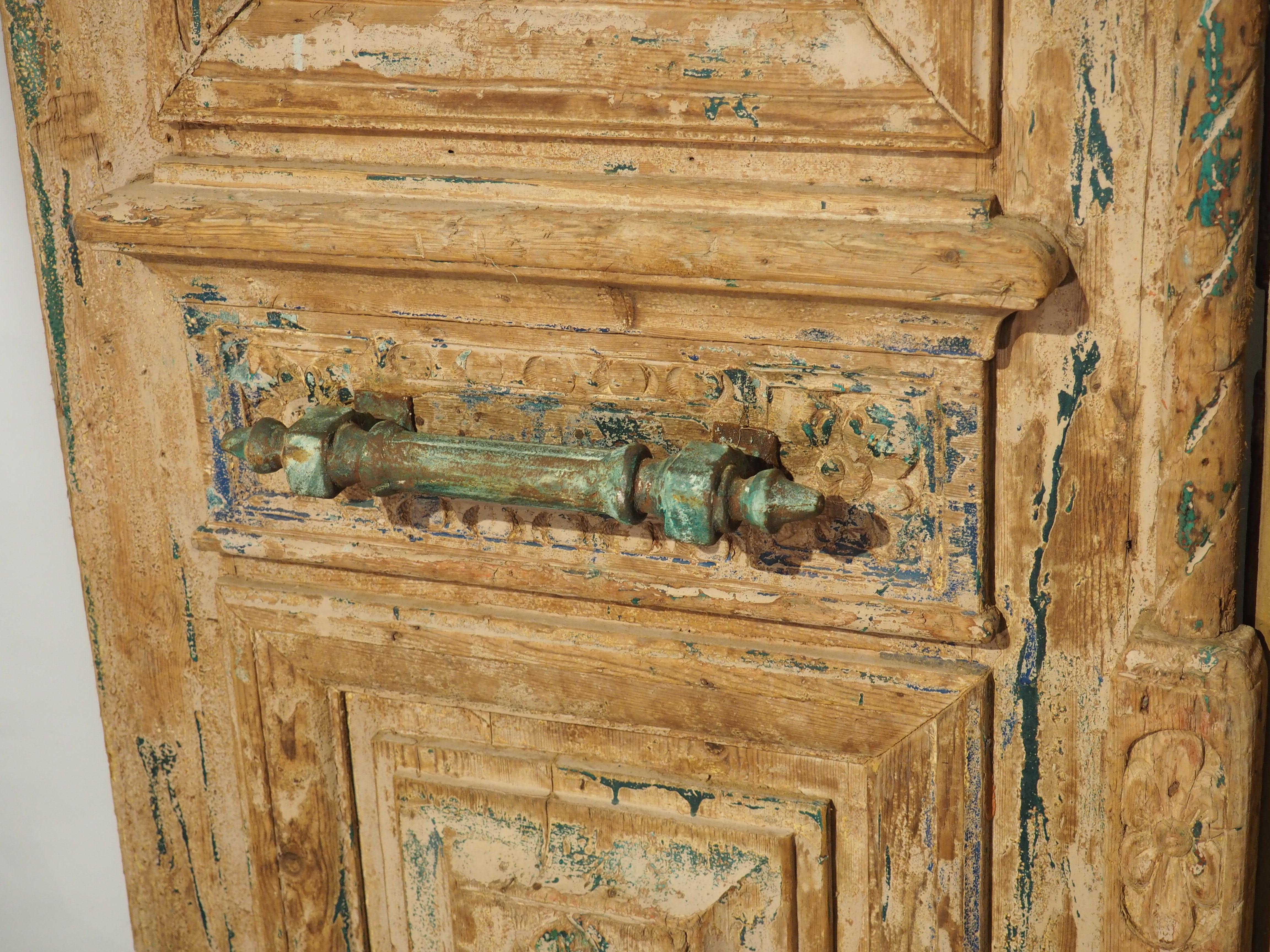 Début du 20ème siècle Paire de portes en bois et en fer Art nouveau français datant d'environ 1900 en vente