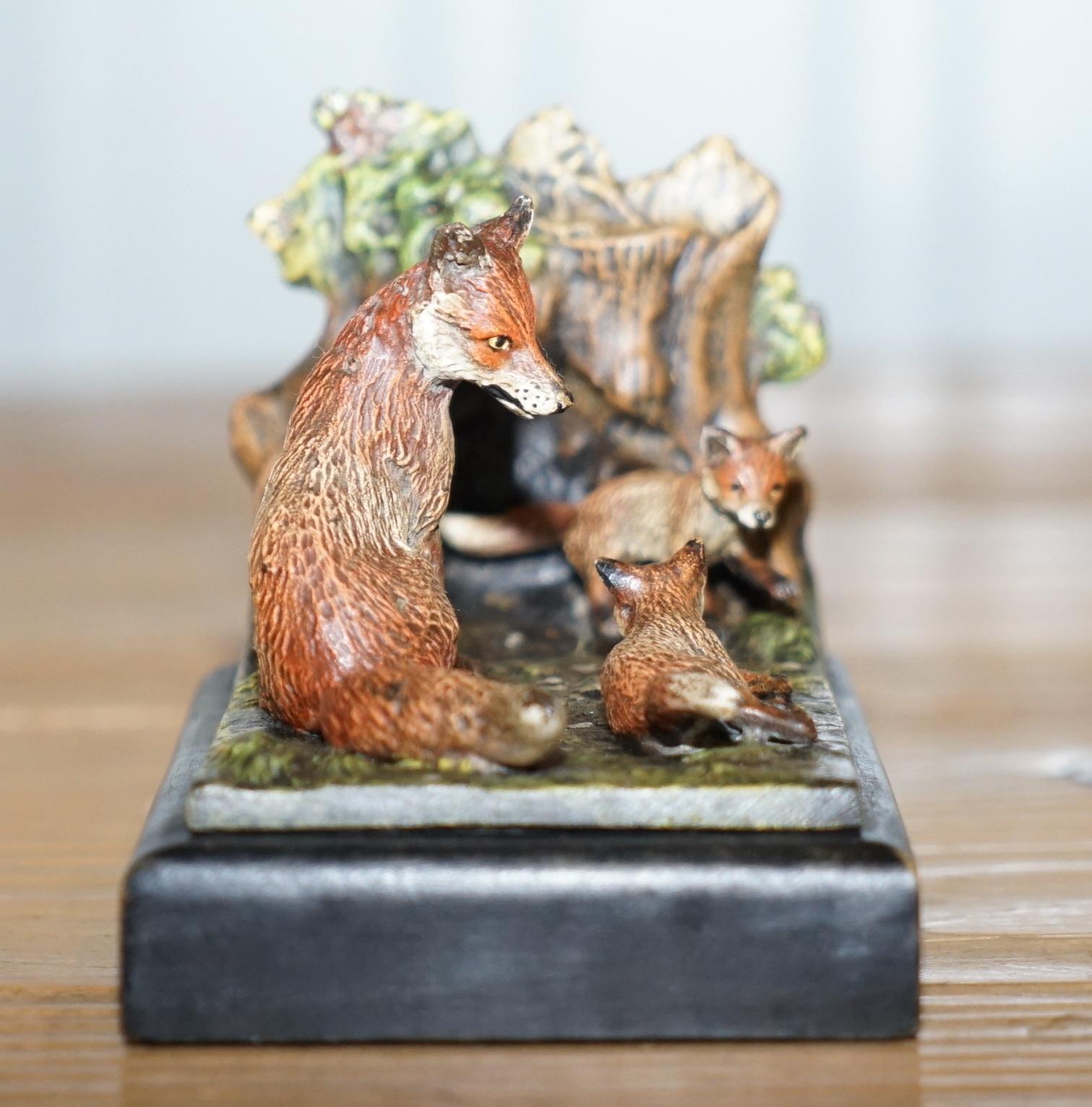 Hand-Painted Pair of circa 1920 Austrian Vienna Cold Painted Bronze Bookends Hound & Foxes