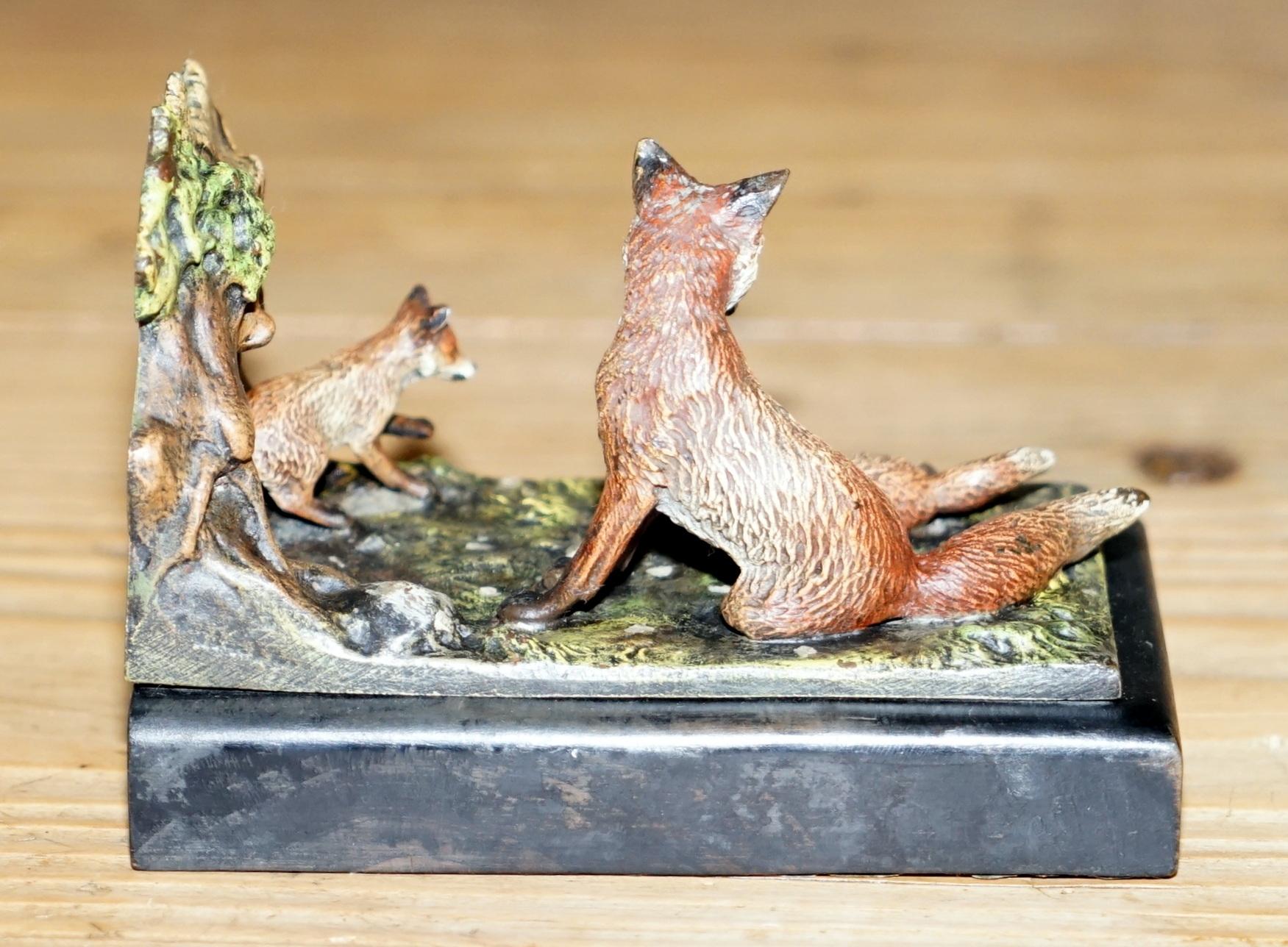 Pair of circa 1920 Austrian Vienna Cold Painted Bronze Bookends Hound & Foxes 3