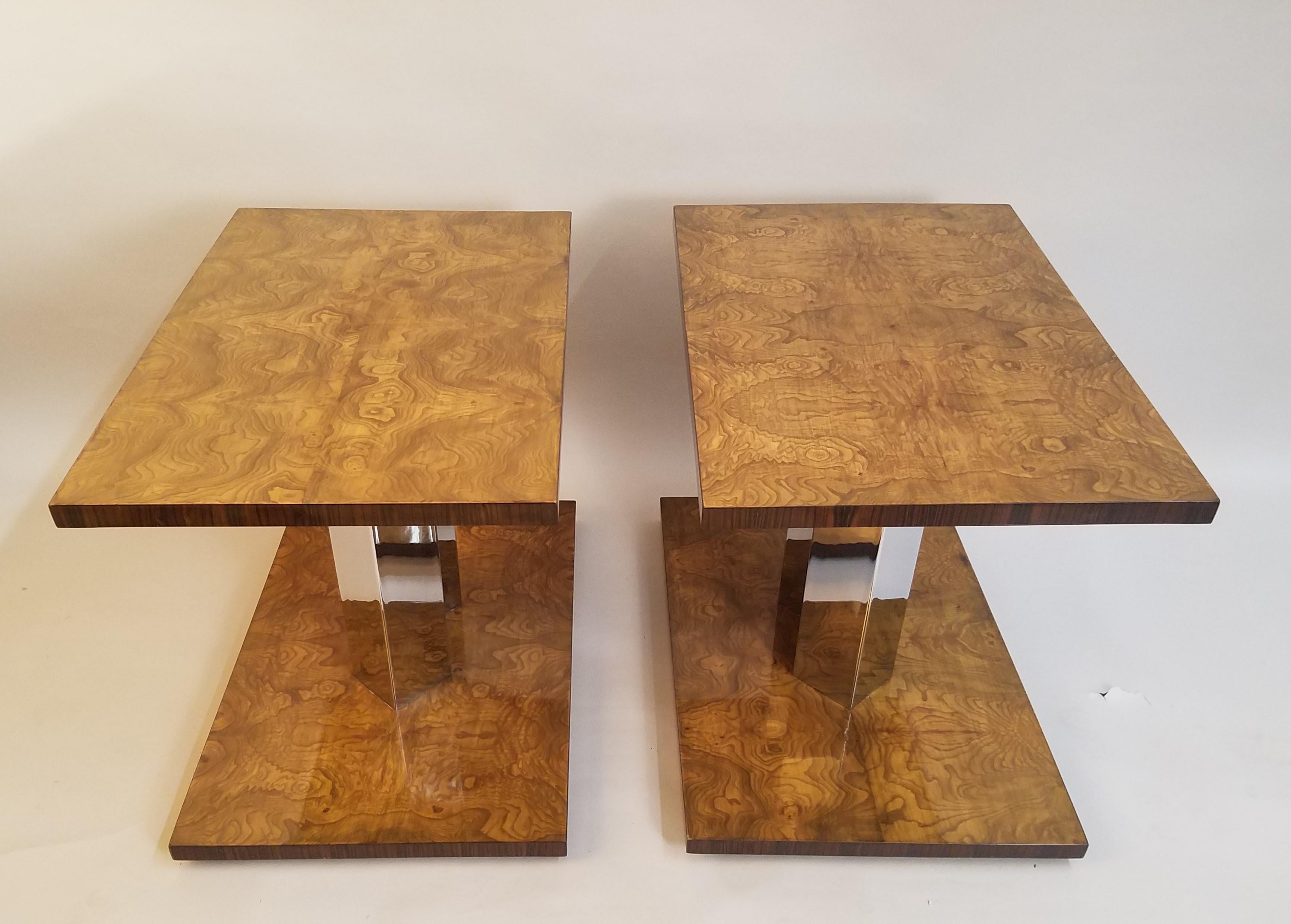 Paire de tables d'extrémité Art Déco en ronce de bois Bon état - En vente à Chicago, IL