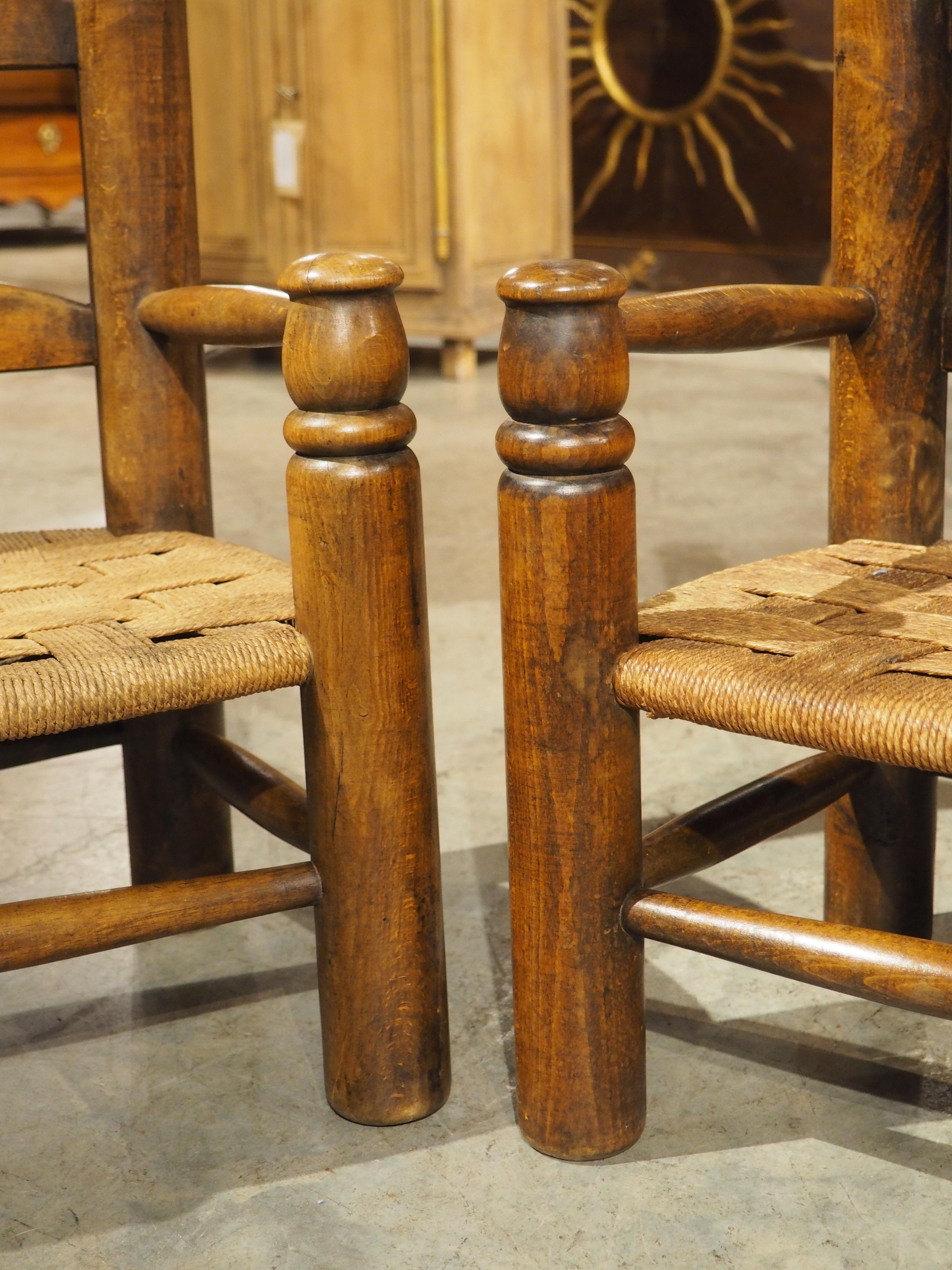 Pair of Circa 1940 Charles Dudouyt Style French Low Chairs in Carved Beech en vente 3