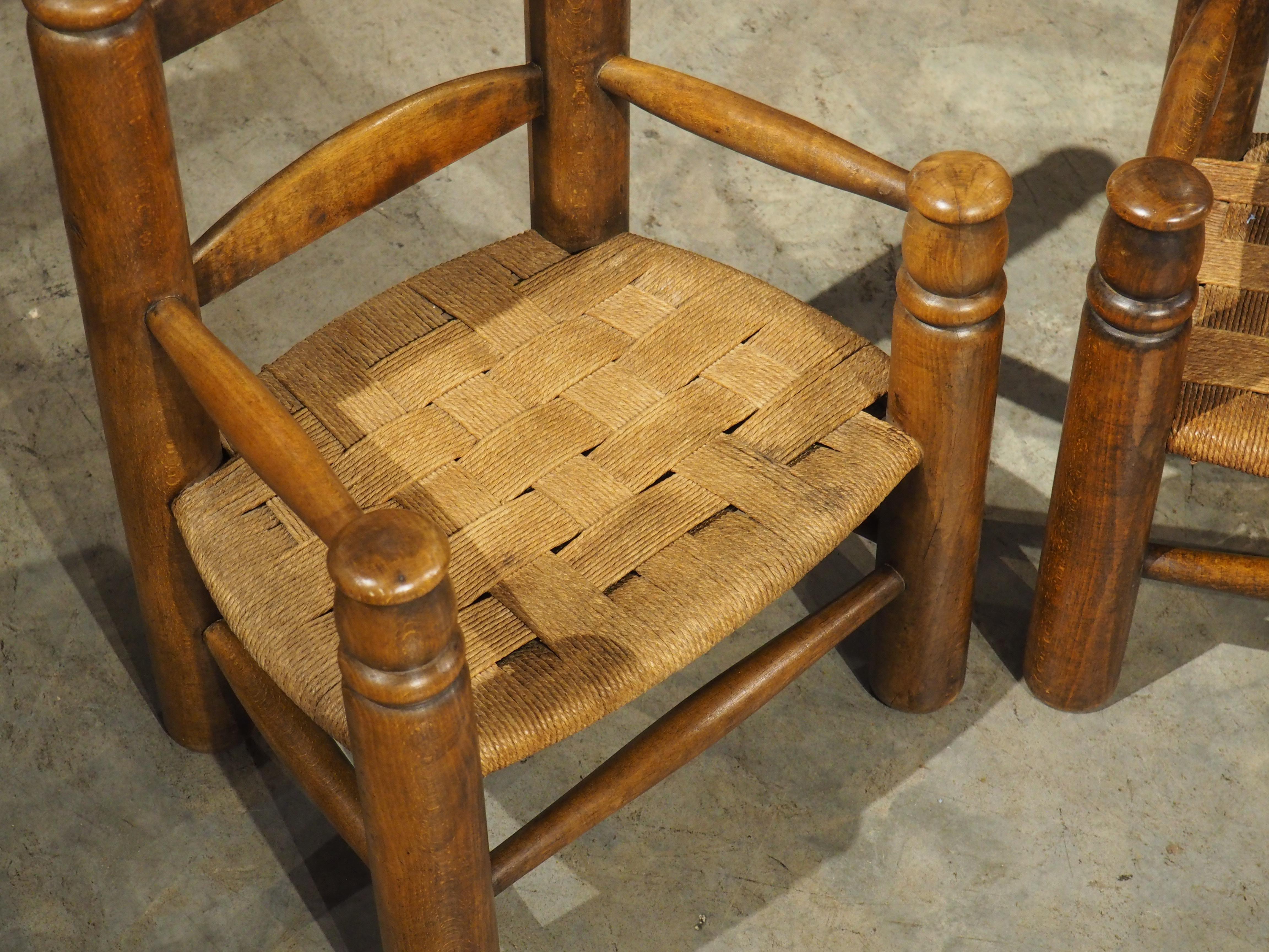 Pair of Circa 1940 Charles Dudouyt Style French Low Chairs in Carved Beech en vente 4