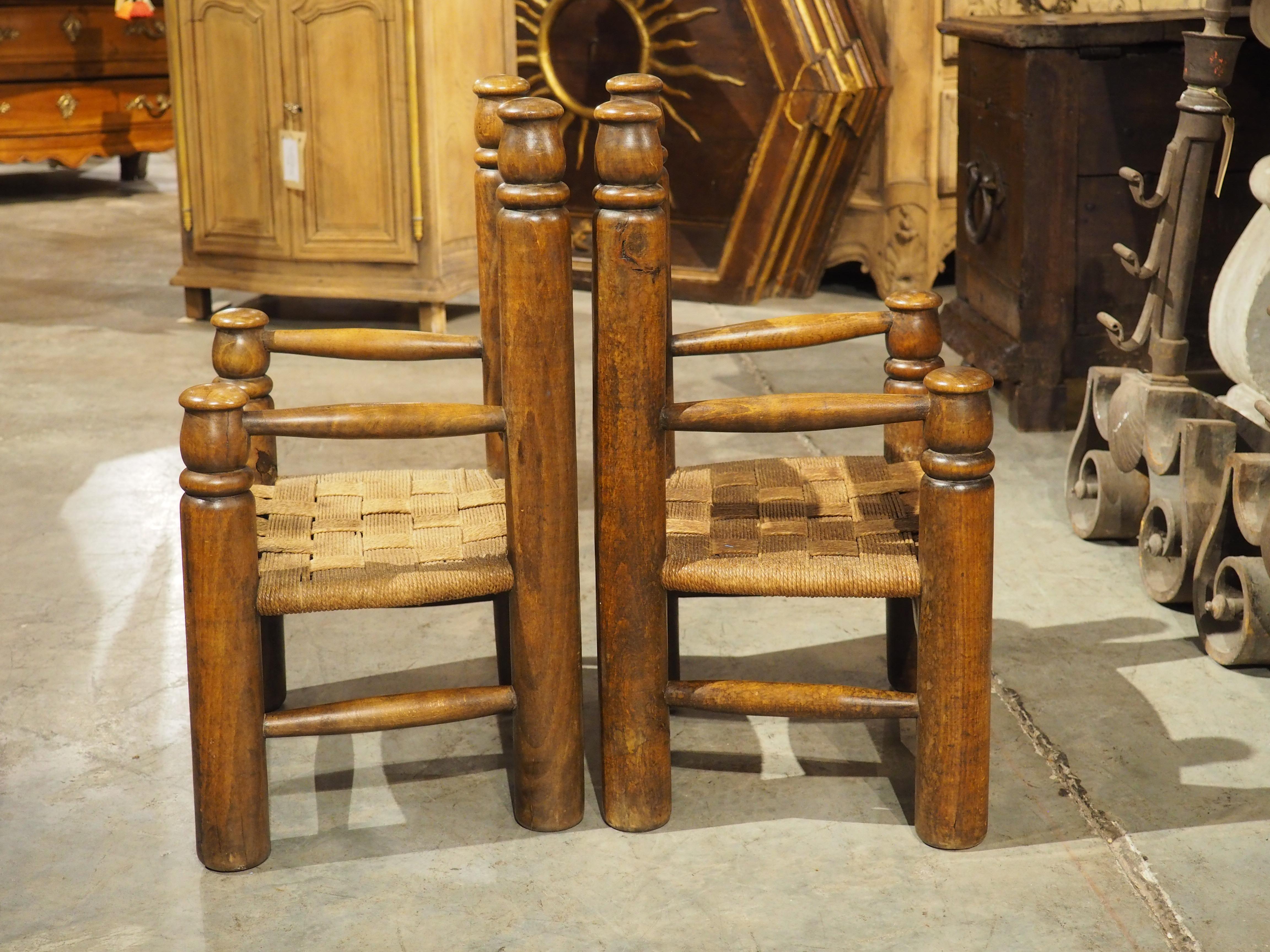 Pair of Circa 1940 Charles Dudouyt Style French Low Chairs in Carved Beech en vente 8