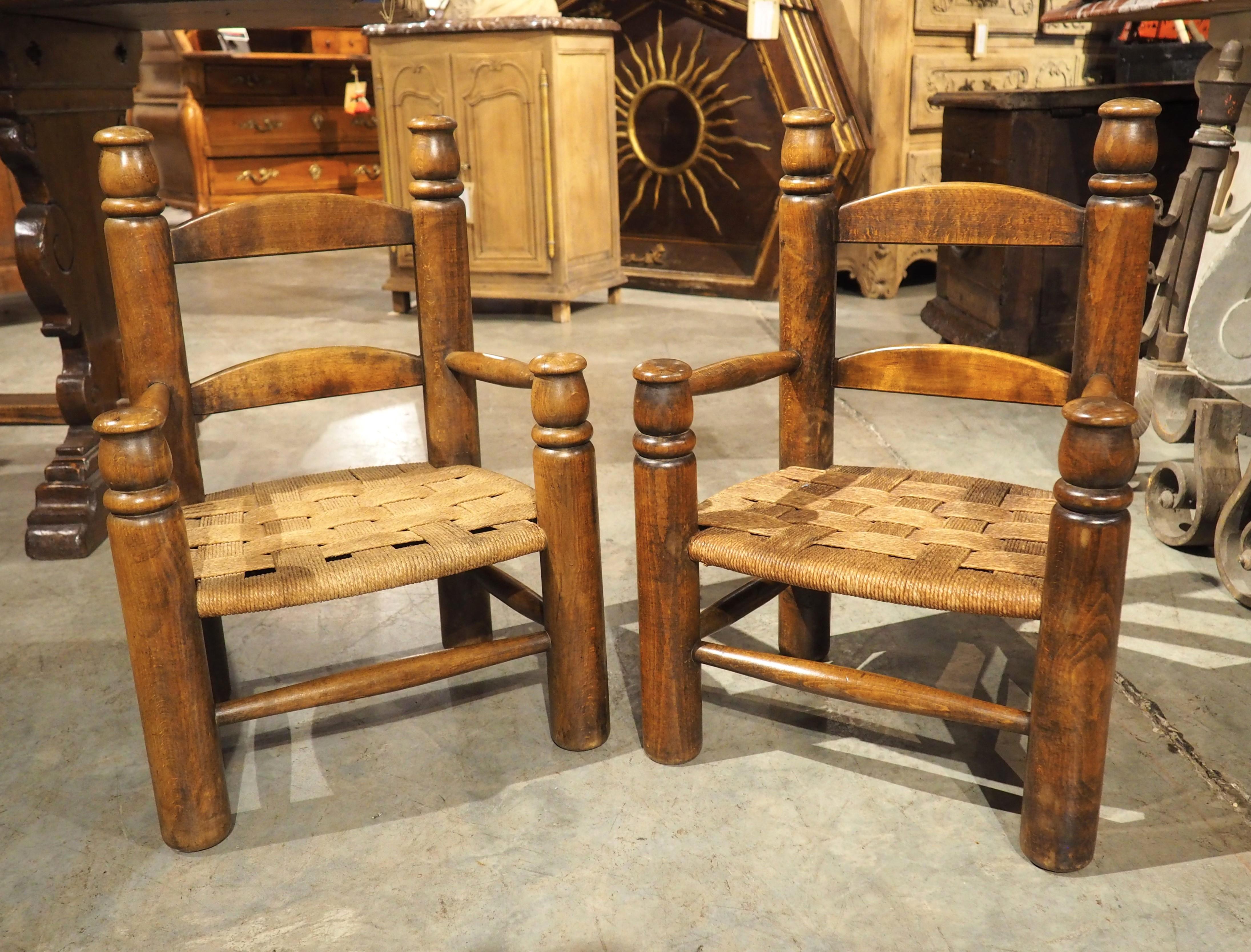 Pair of Circa 1940 Charles Dudouyt Style French Low Chairs in Carved Beech Bon état - En vente à Dallas, TX