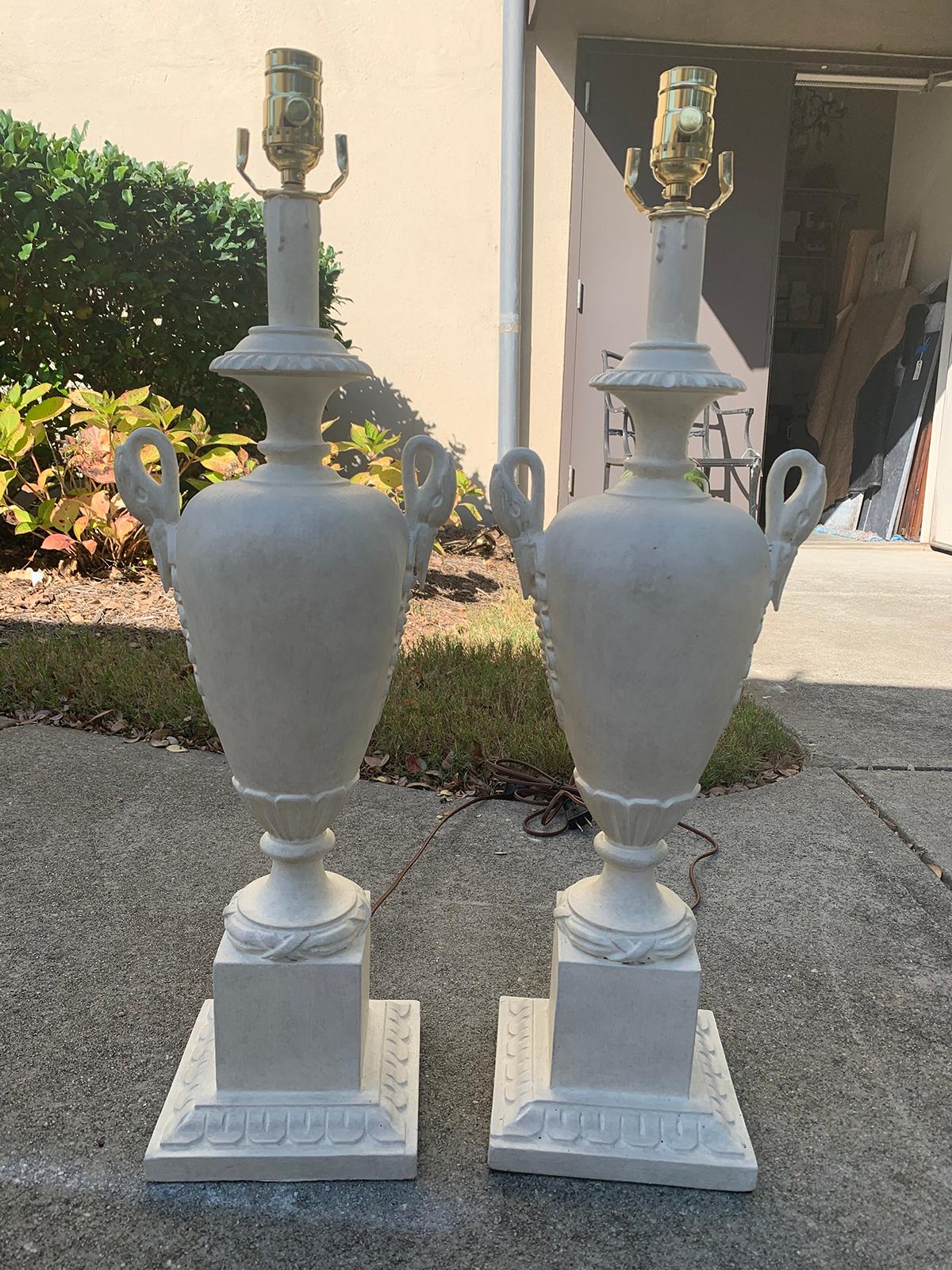 Pair of 20th century circa 1940s Italian neoclassical custom painted table lamps with swan motif. Finish is hand painted linen white
New wiring.