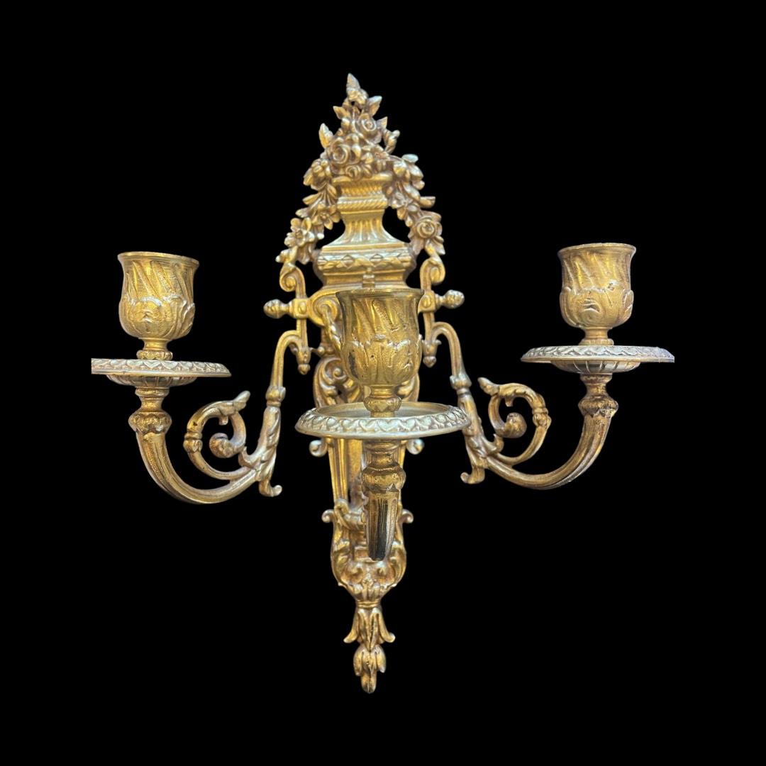 Beautiful 3 arm brass casting wall lights with floral rose bush design.

These wall lights have not been restored or wired and are currently not electrified.

Suitable for slim candle fittings. 

Intricate detailing on arms and main body.