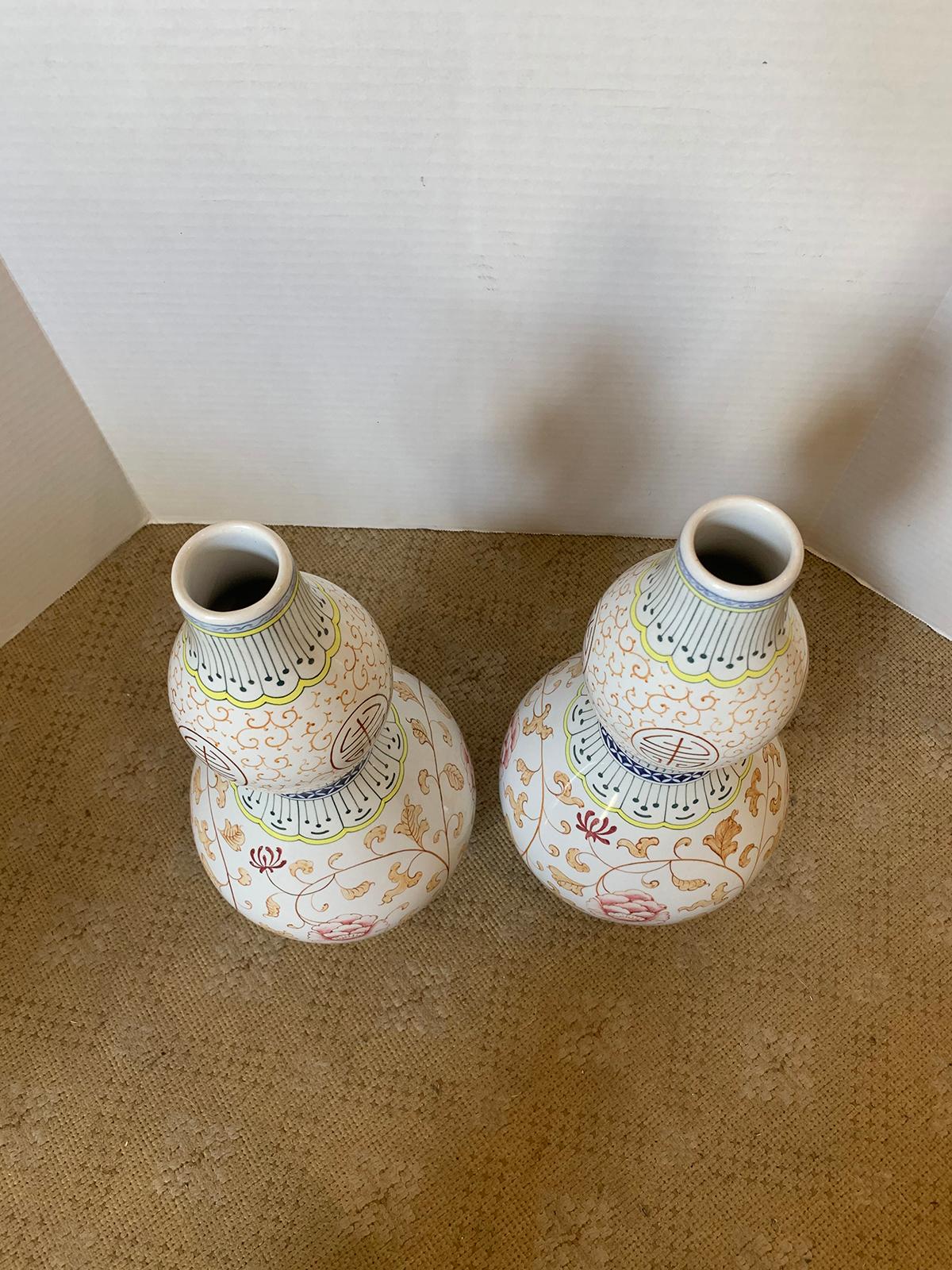 20th Century Pair of circa 1975 Chinese Hand Painted Double Gourd Vases Made in Taiwan R.O.C.