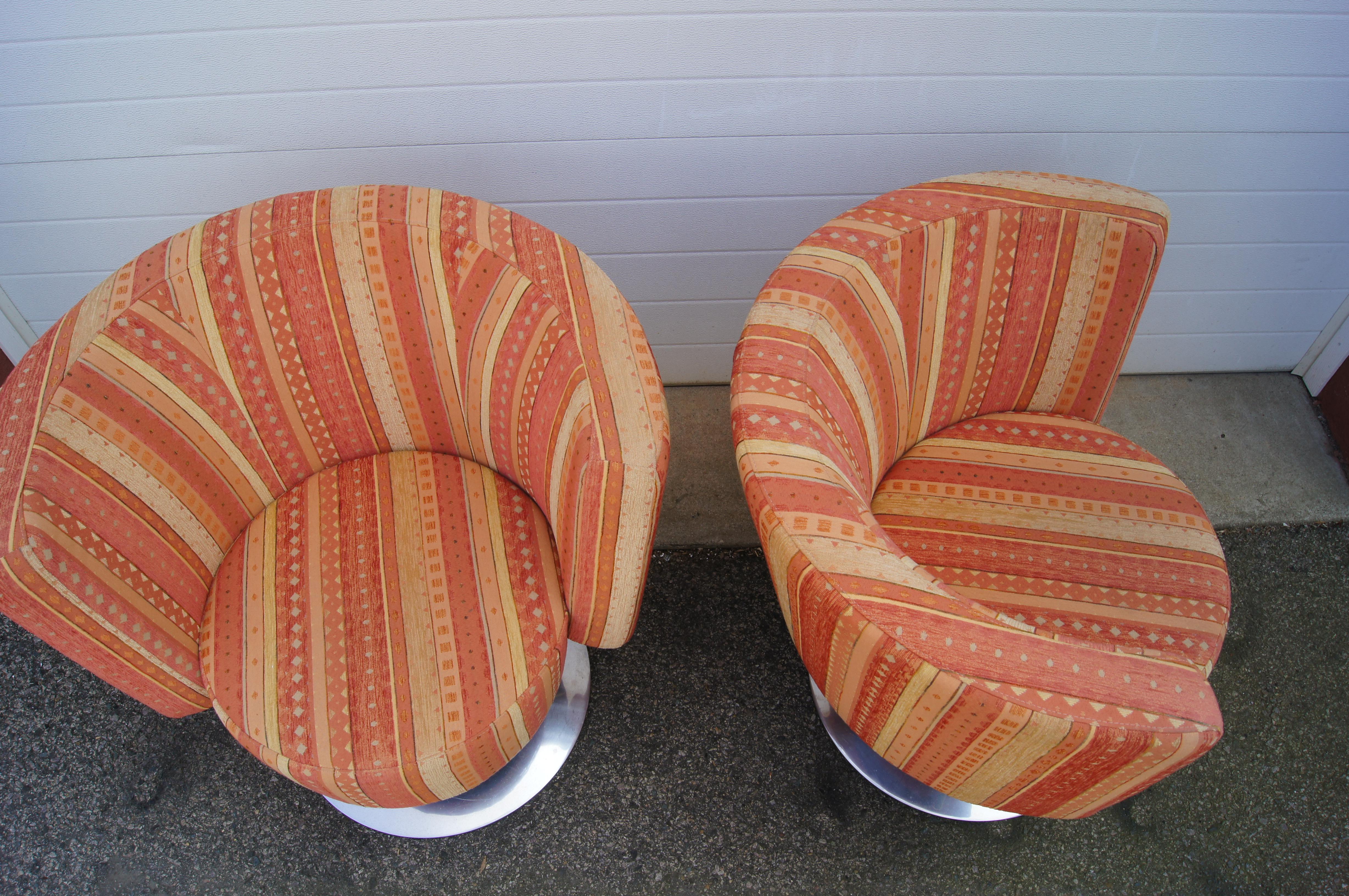 Late 20th Century Pair of Circo Swivel Chairs by Peter Maly for COR For Sale