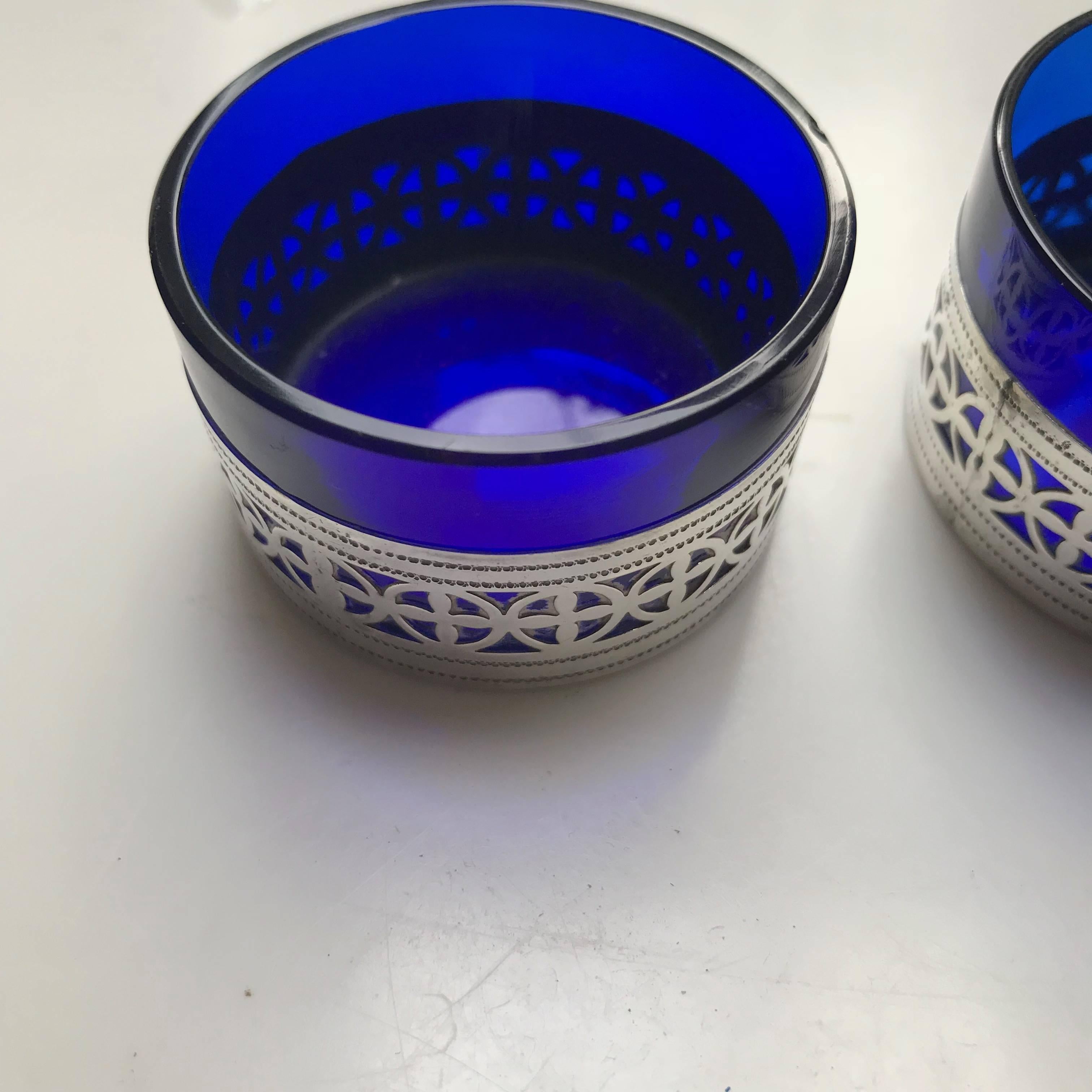 Pair of Circular Filigree Silver Salts with Blue Liners In Excellent Condition For Sale In Washington Crossing, PA