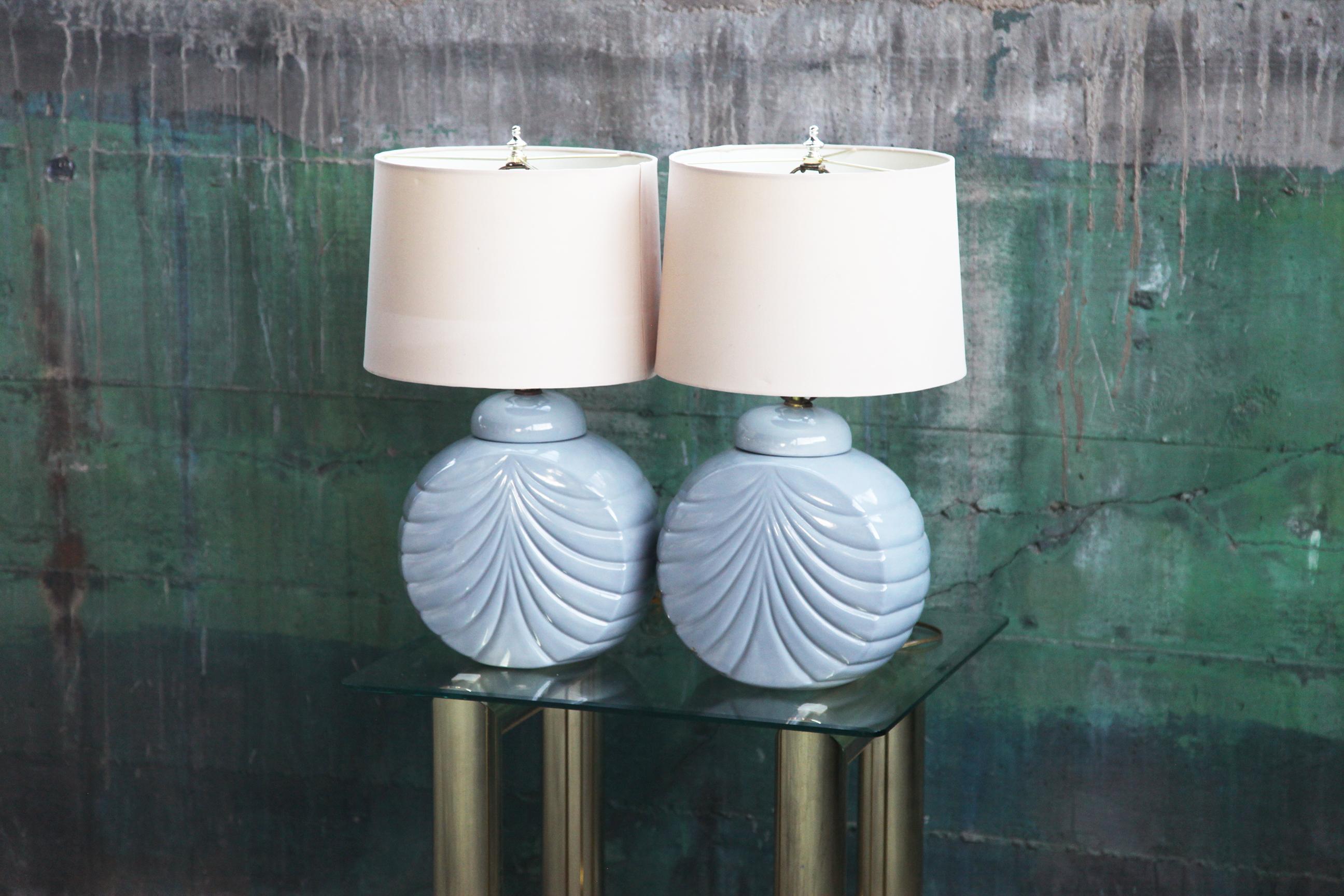 Pair of circular Geometric Postmodern 1980s Table lamps For Sale 2