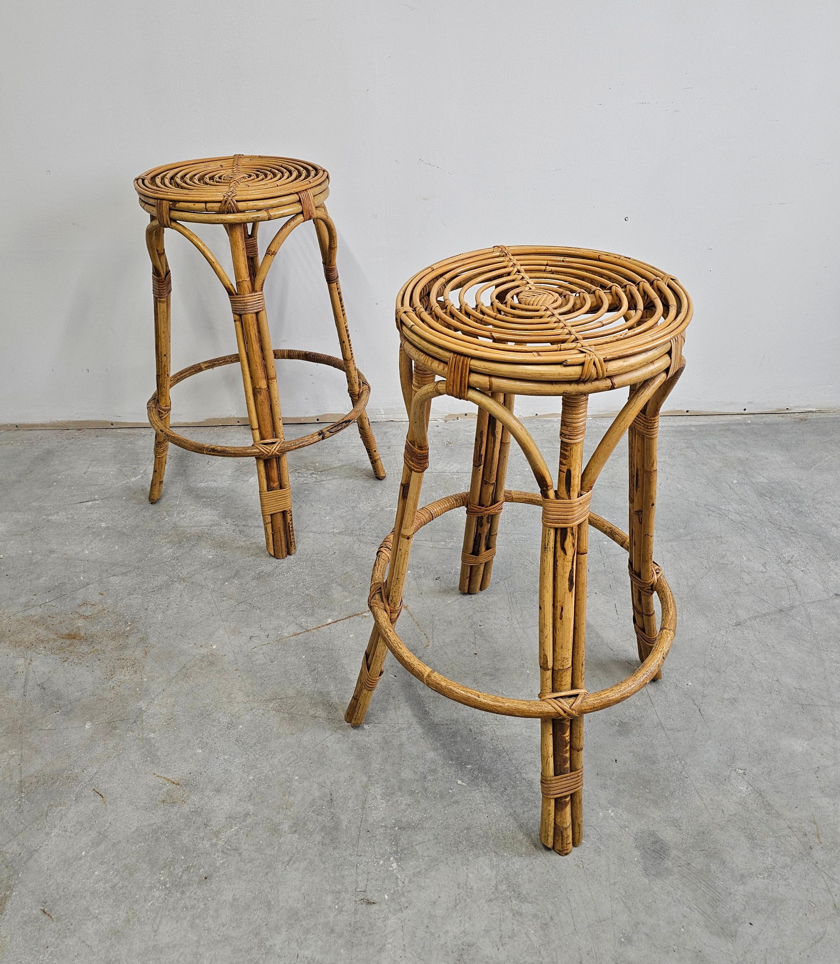Mid-Century Modern Pair of Circular Mid Century Modern Bamboo Bar Stools, Italy 1960s For Sale