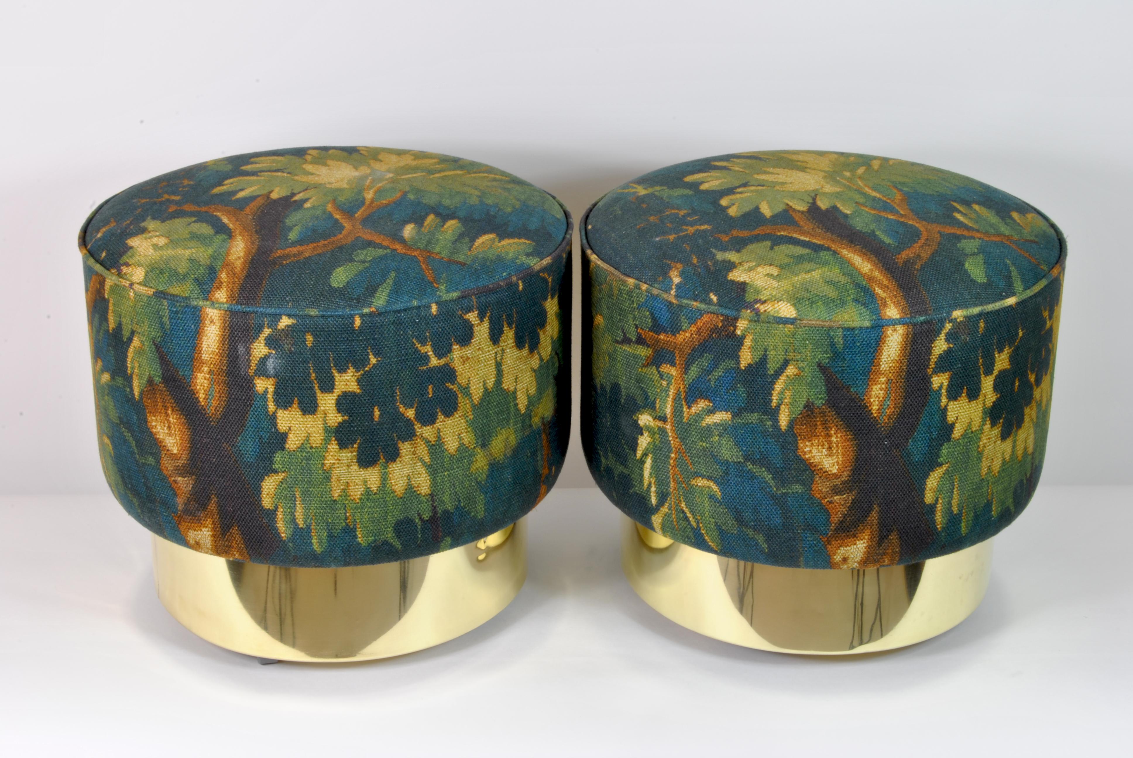 Pair of Circular Poufs with Brass Base, Italy, 1970 In Good Condition For Sale In Napoli, IT
