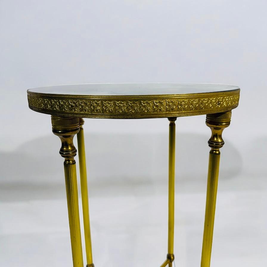 Pair of circular Side Table brass and oxyde mirror In Good Condition For Sale In Brussels, BE