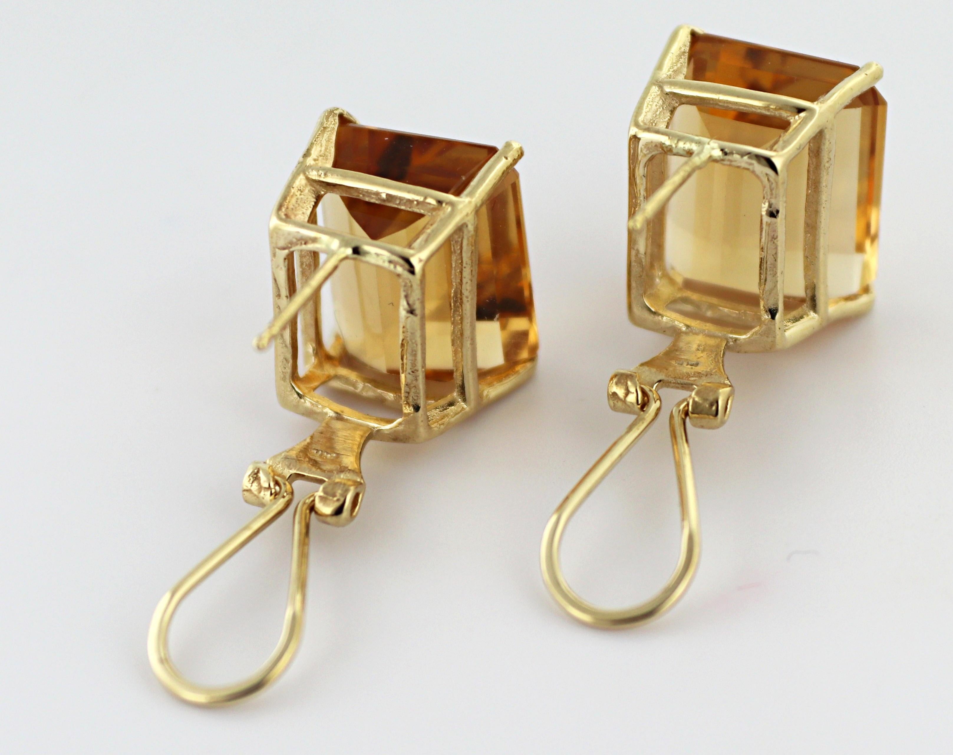 Women's Pair of Citrine, 14K Yellow Gold Earrings For Sale