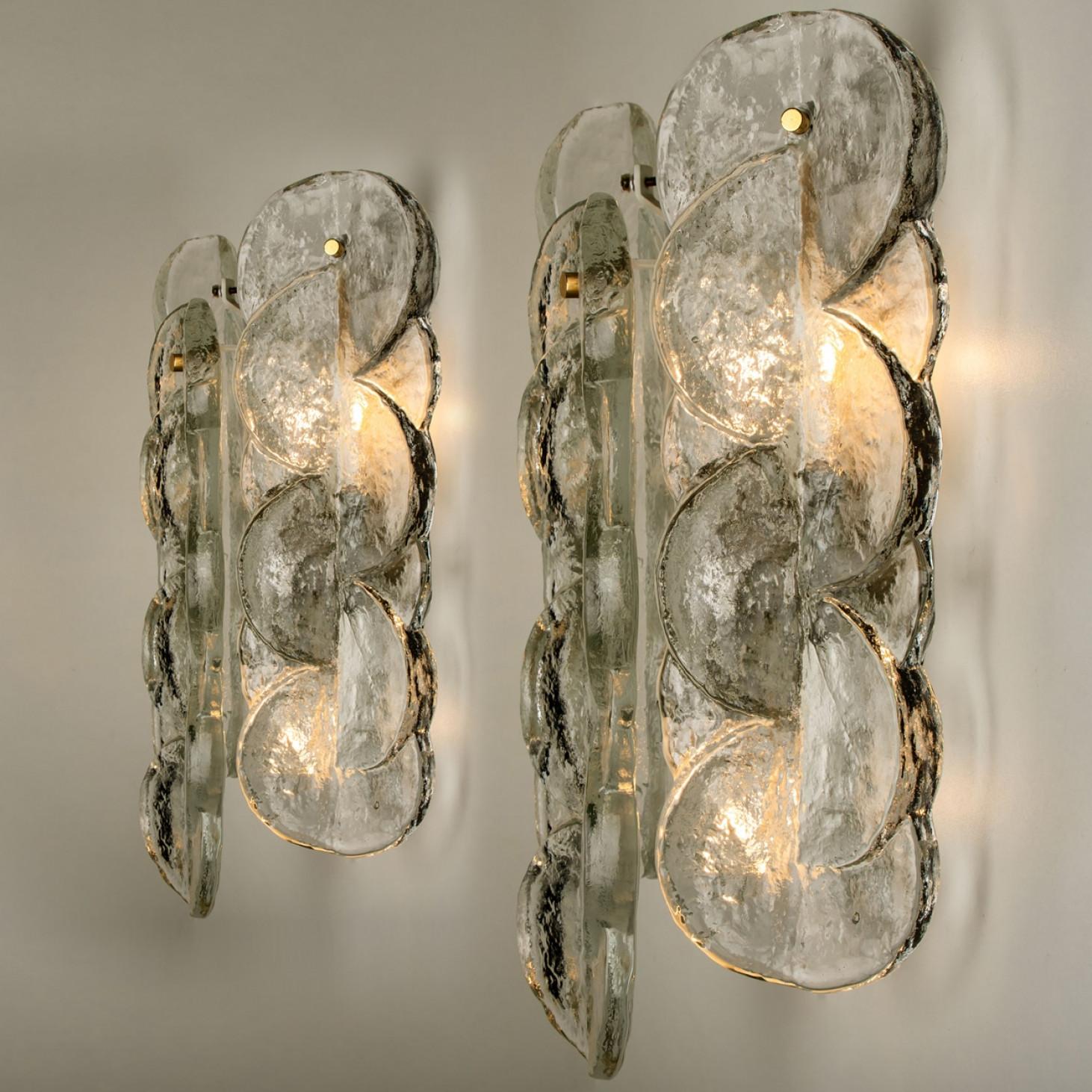 Pareja de apliques o candelabros de cristal transparente con remolino de cítricos de J.T. Kalmar, 1969 Otro en venta