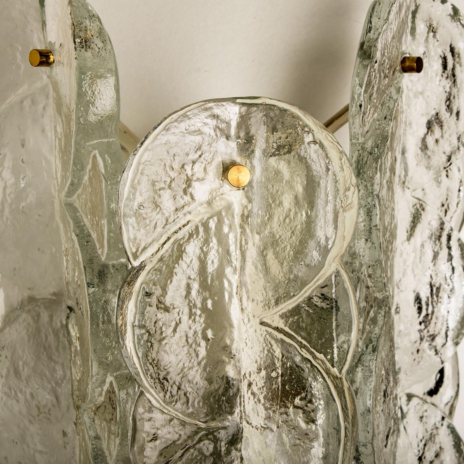 Metà XVII secolo Coppia di applique in vetro trasparente con volute di agrumi di J&T. Kalmar, 1969 in vendita