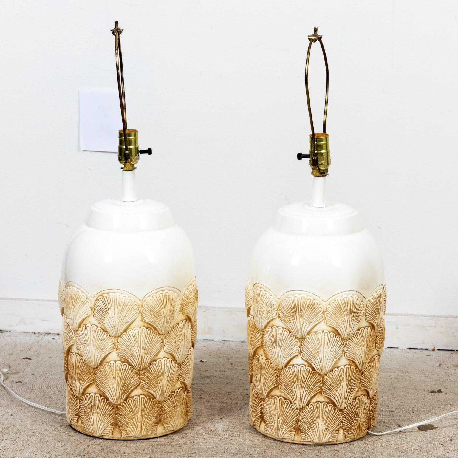 Pair of Clam Shell Lamps In Good Condition For Sale In Stamford, CT