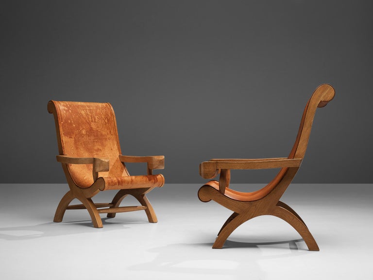 Mexican Pair of Clara Porset Lounge Chairs 'Butaque' in Original Patinated Leather For Sale