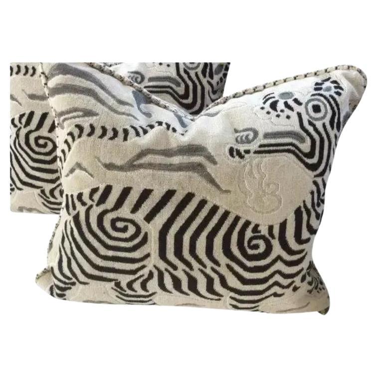 Coppia di copricuscini Clarence House con il disegno del drago tibetano