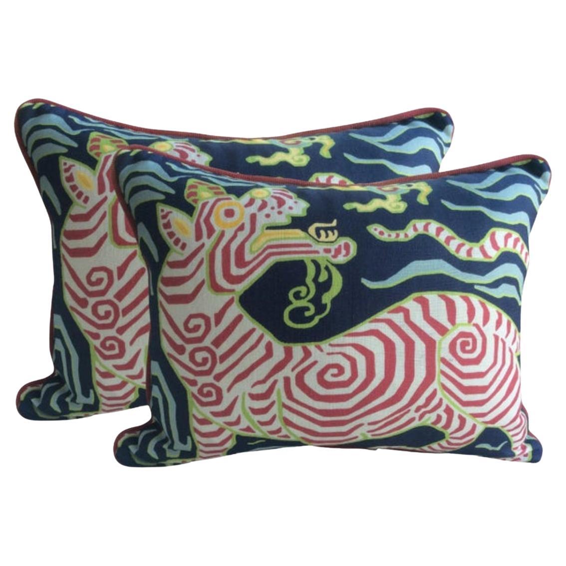 Coppia di cuscini in lino e piuma d
oca della Clarence House "Tibet Dragon