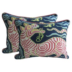 Coppia di cuscini in lino e piuma d'oca della Clarence House "Tibet Dragon