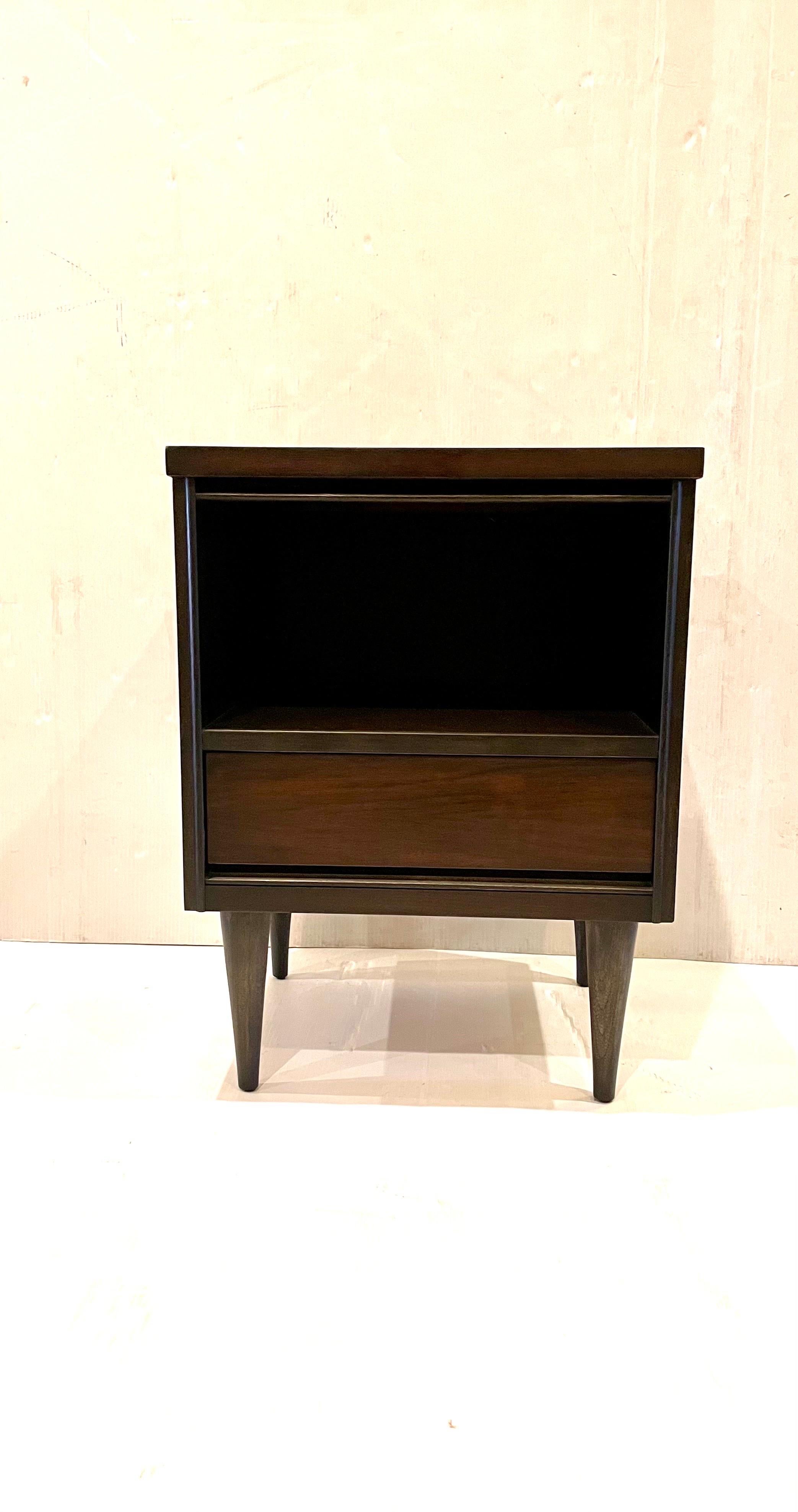 Nice pair of freshly refinished nightstands, nice shape Classic midcentury design in a dark chocolate finish. Single drawer solid and sturdy.