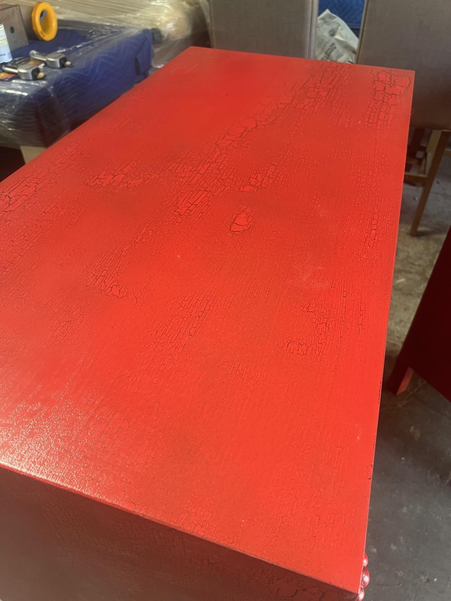 Paire de meubles-lavabos classiques à deux portes de style Ming Ming, finition craquelée rouge de Chine en vente 3